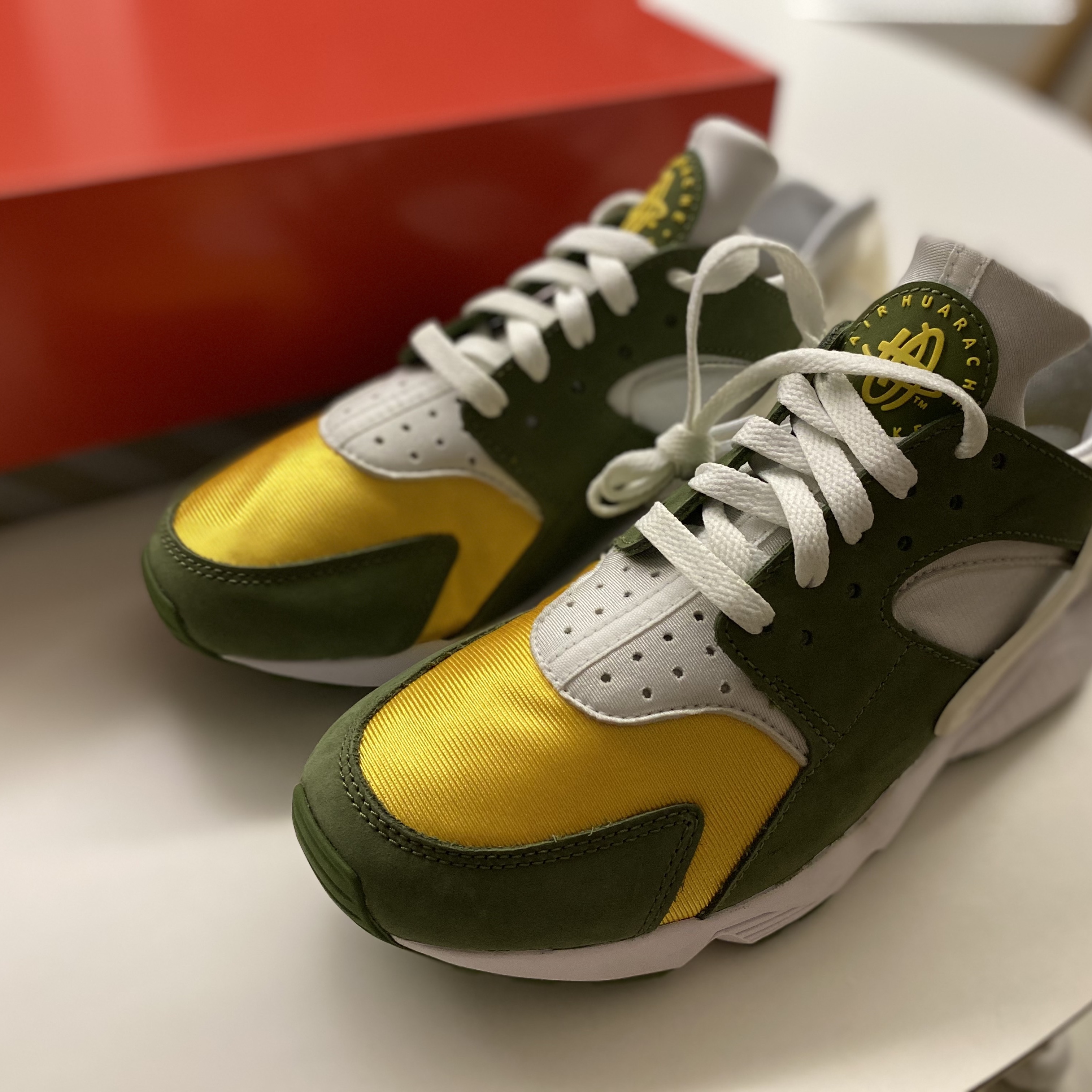 Nike x Stussy Air Huarache LE Dark Olive 착용 스타일 - 3