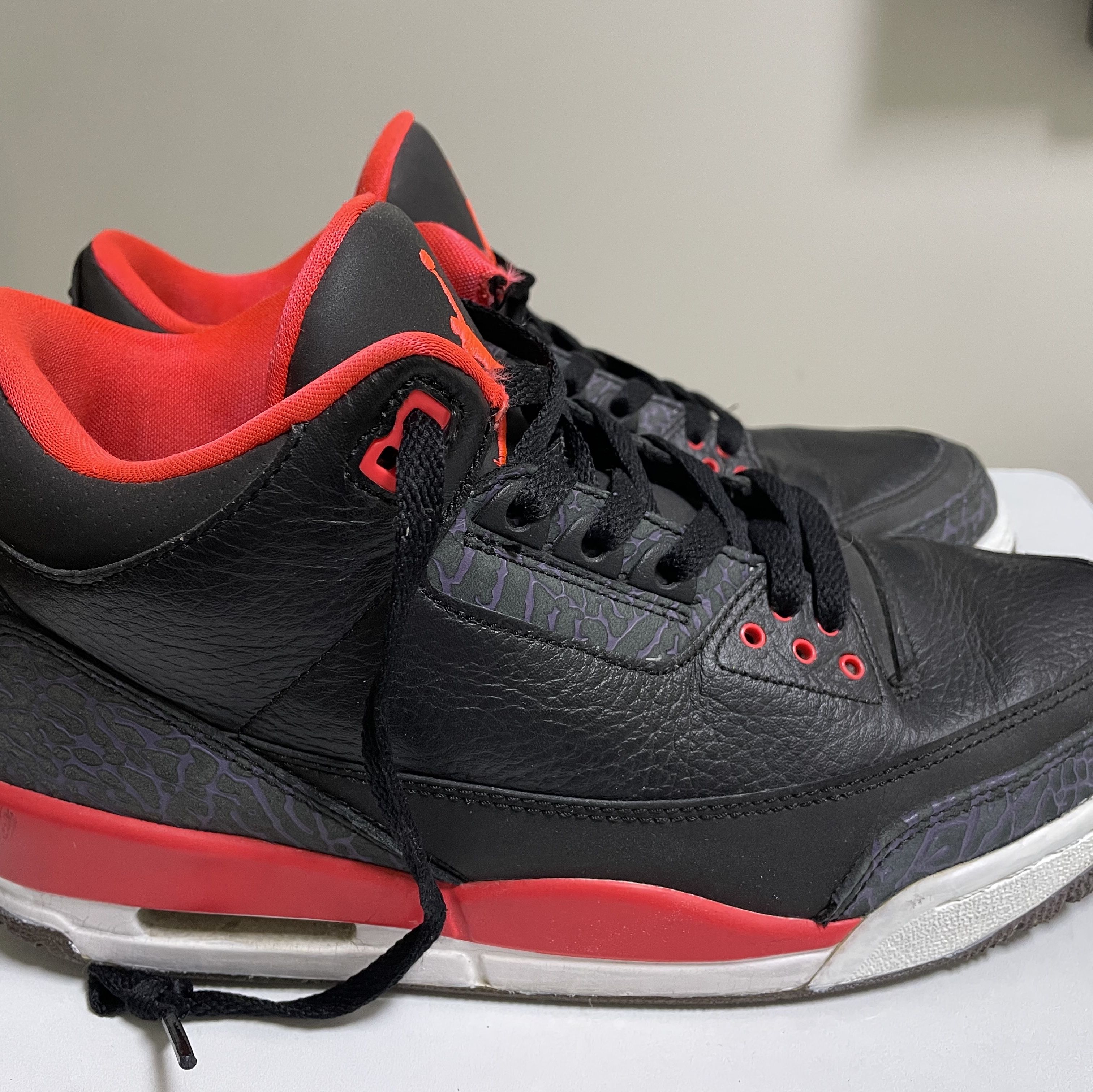 Jordan 3 Retro Crimson 착용 스타일 - 3
