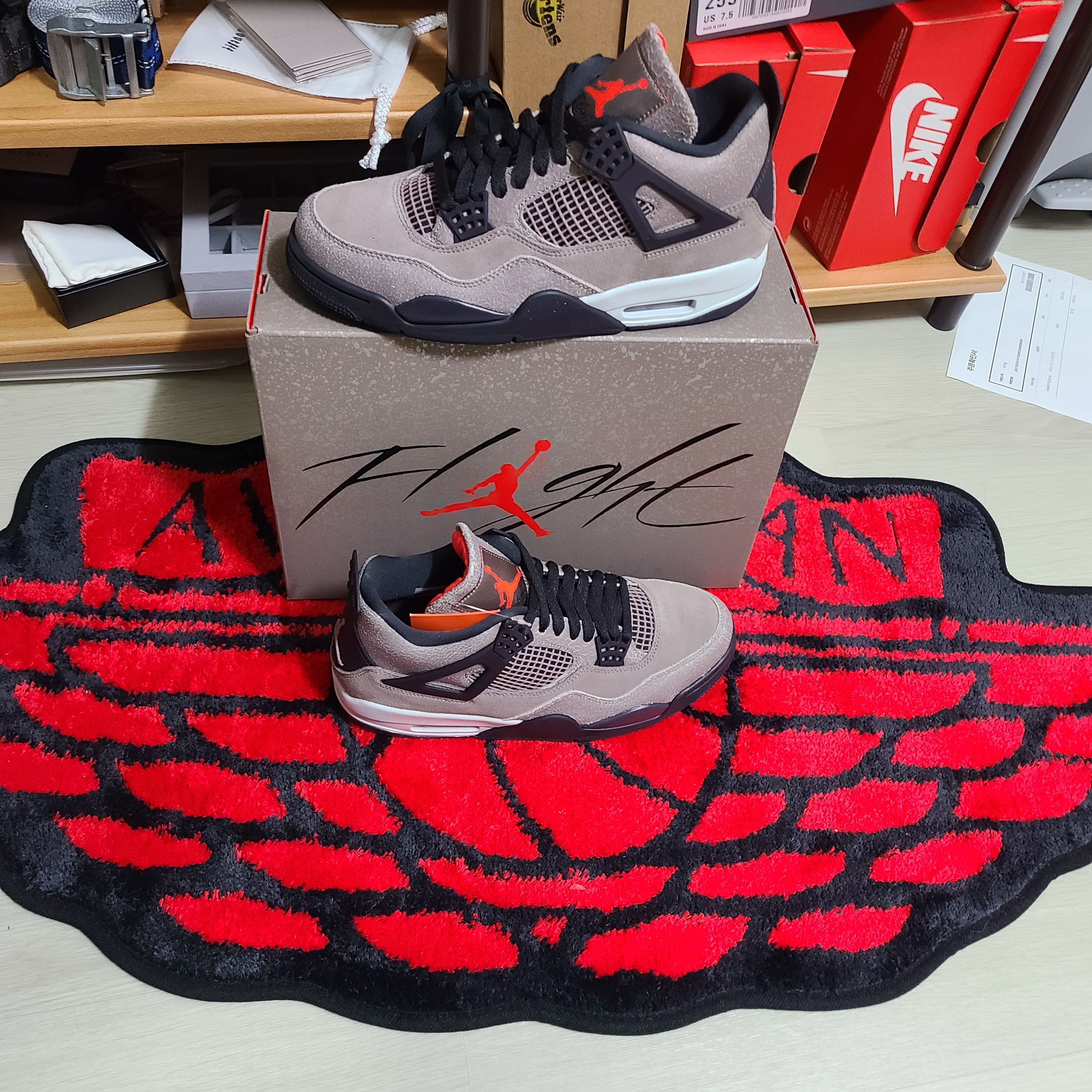 Jordan 4 Retro Taupe Haze 착용 스타일