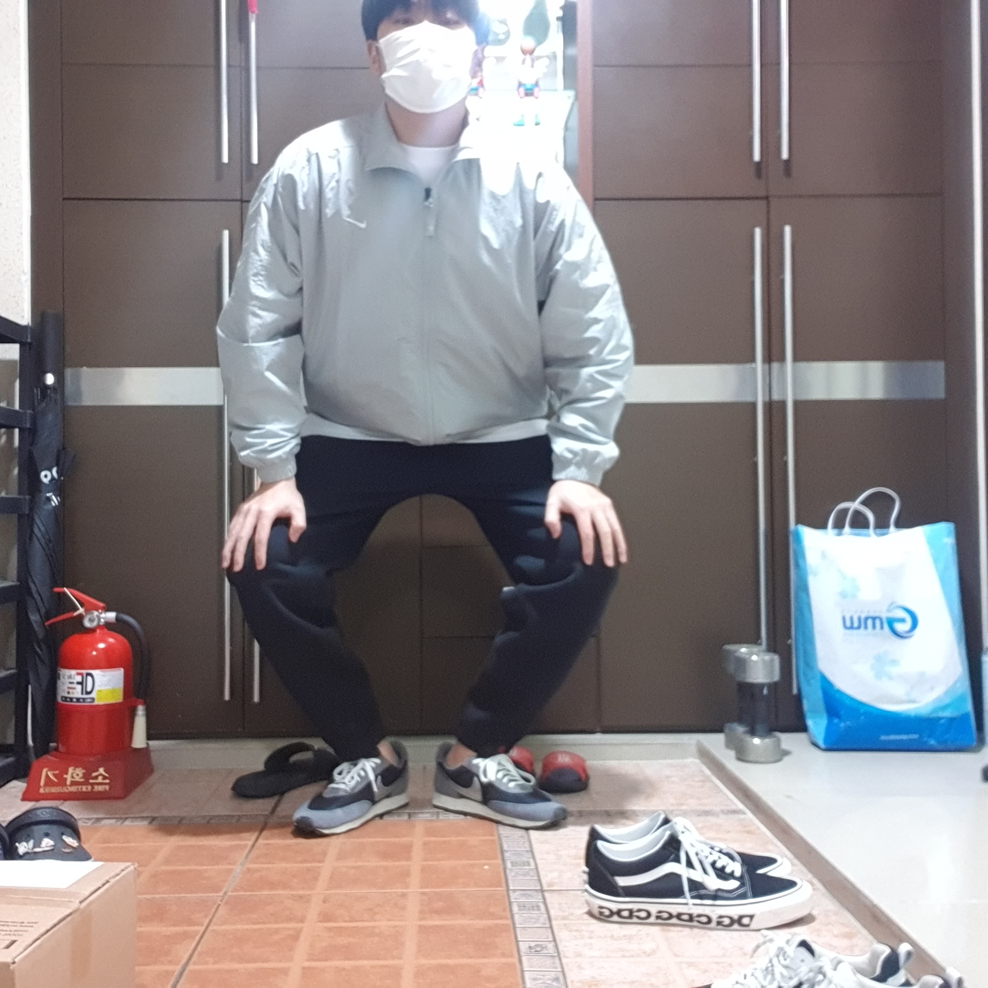 Nike Daybreak SP Black Metallic Silver, Vans Vault x CDG OG Old Skool LX Side Wall 착용 스타일