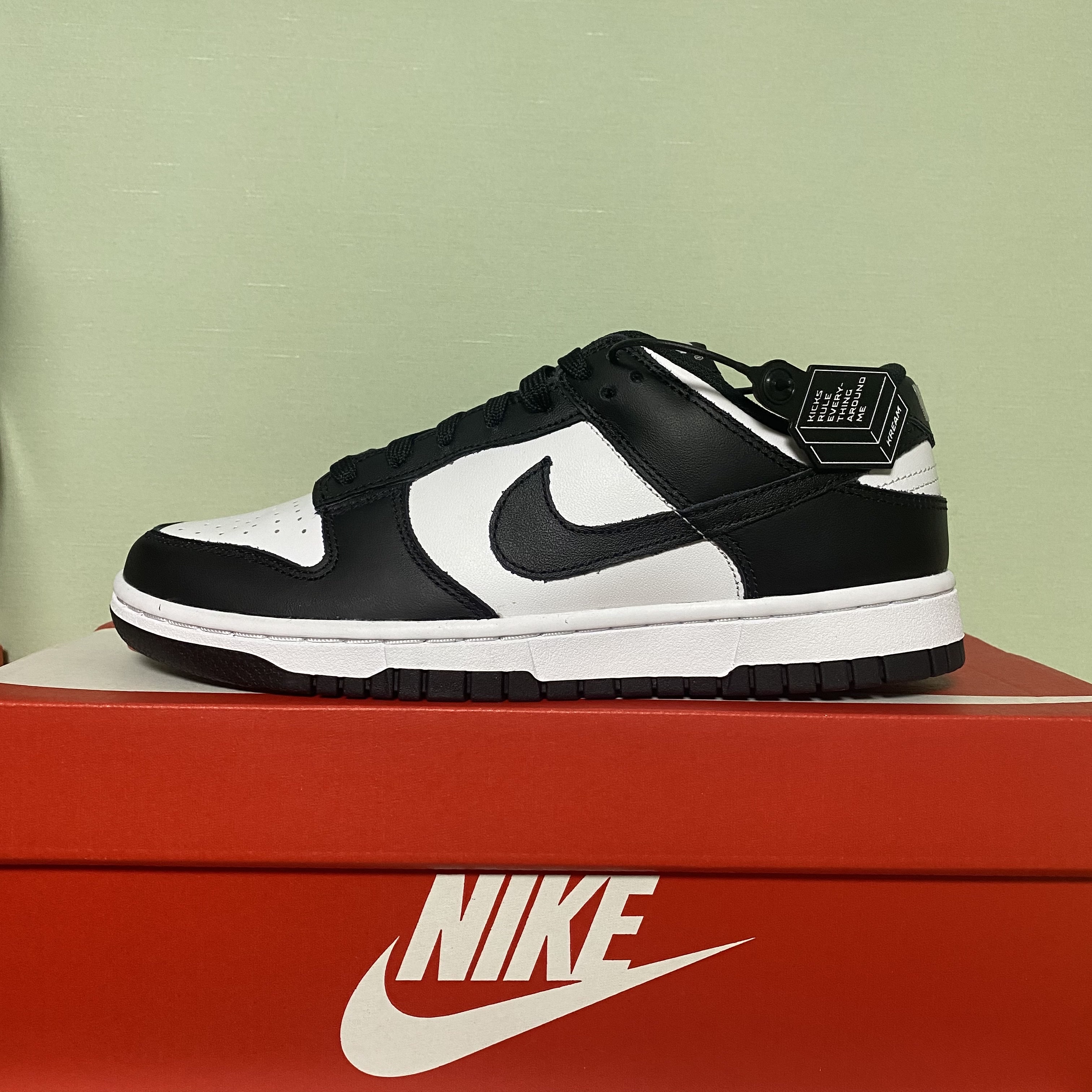 (W) Nike Dunk Low Black 착용 스타일