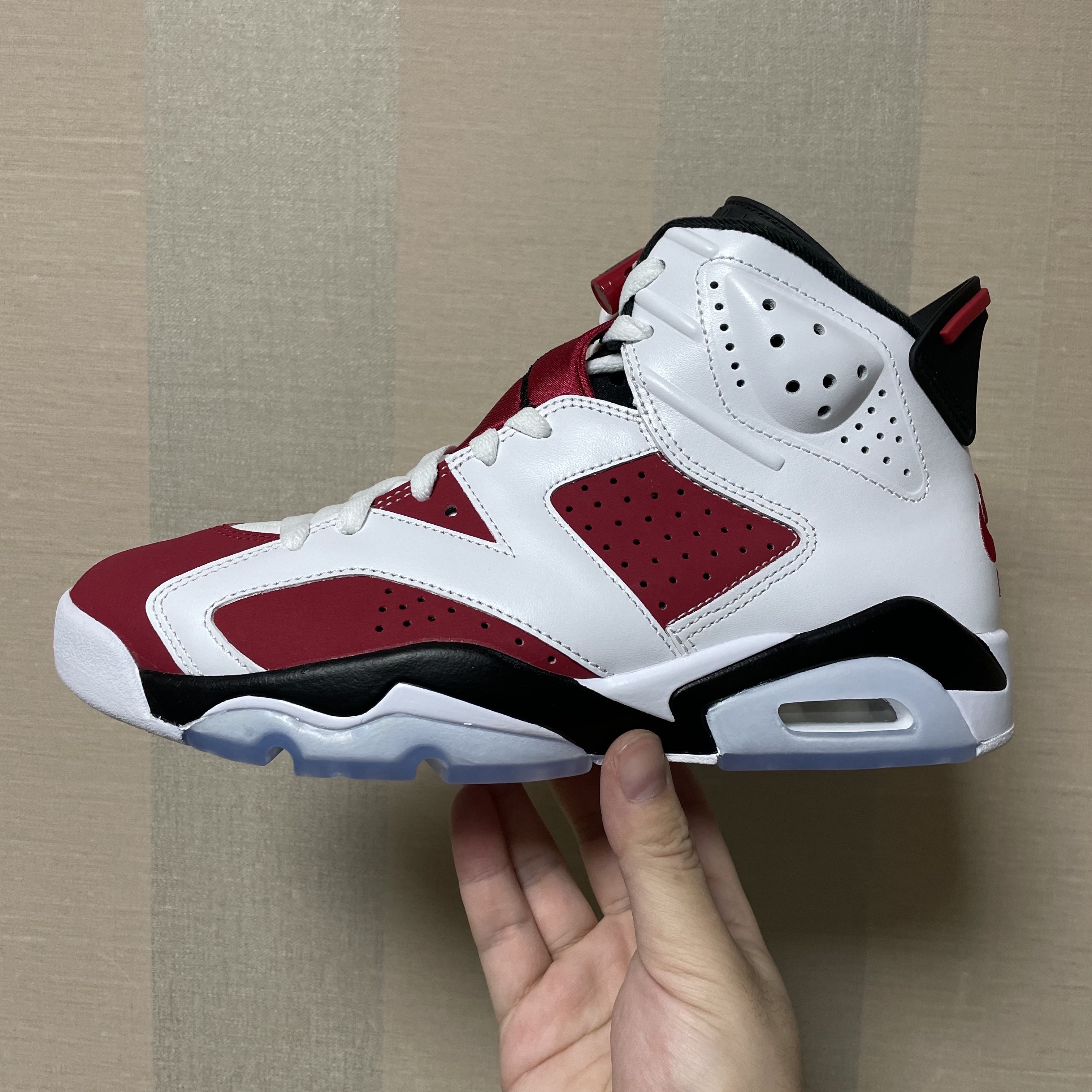 Jordan 6 Retro Carmine 2021 착용 스타일 - 1