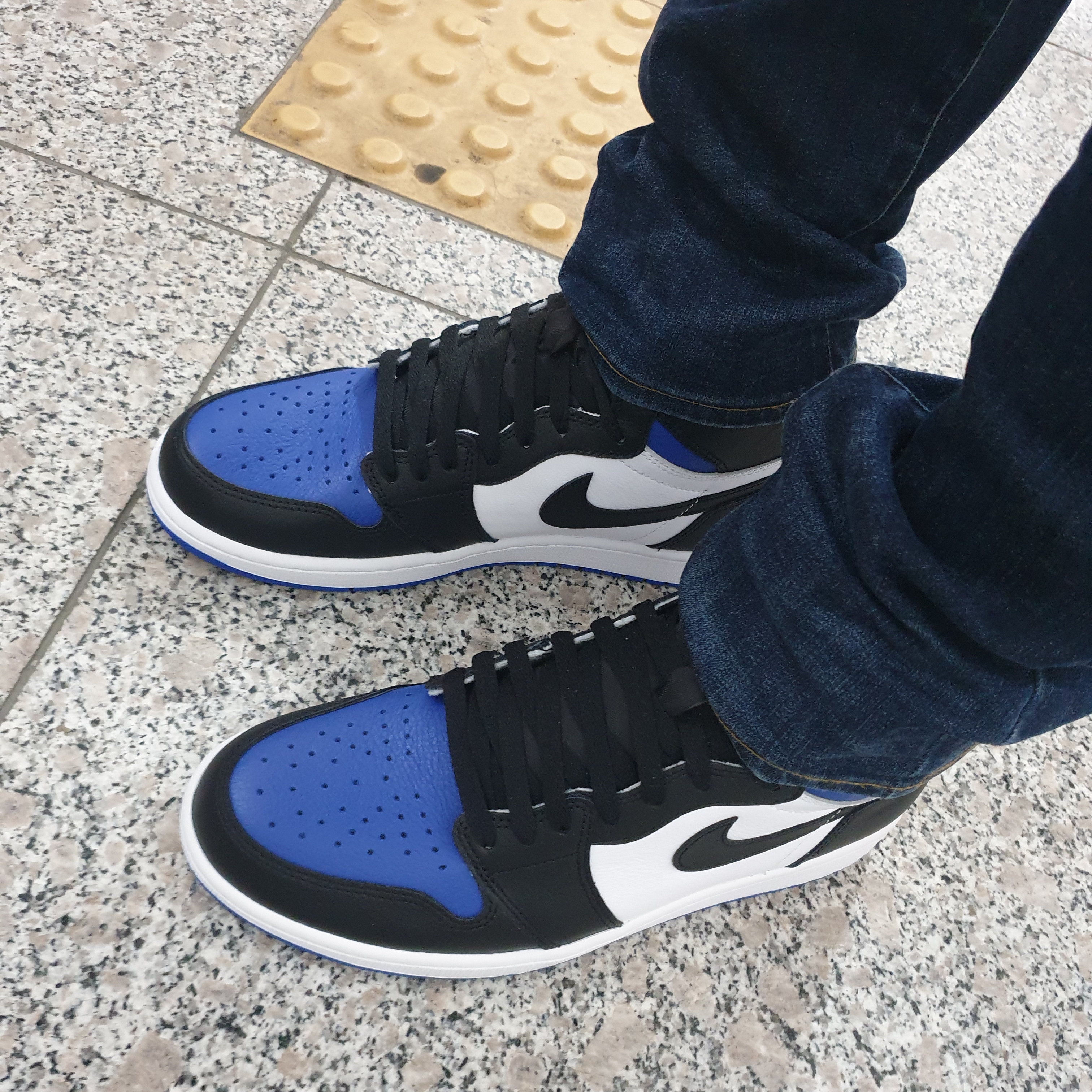 Jordan 1 Retro High OG Royal Toe 착용 스타일
