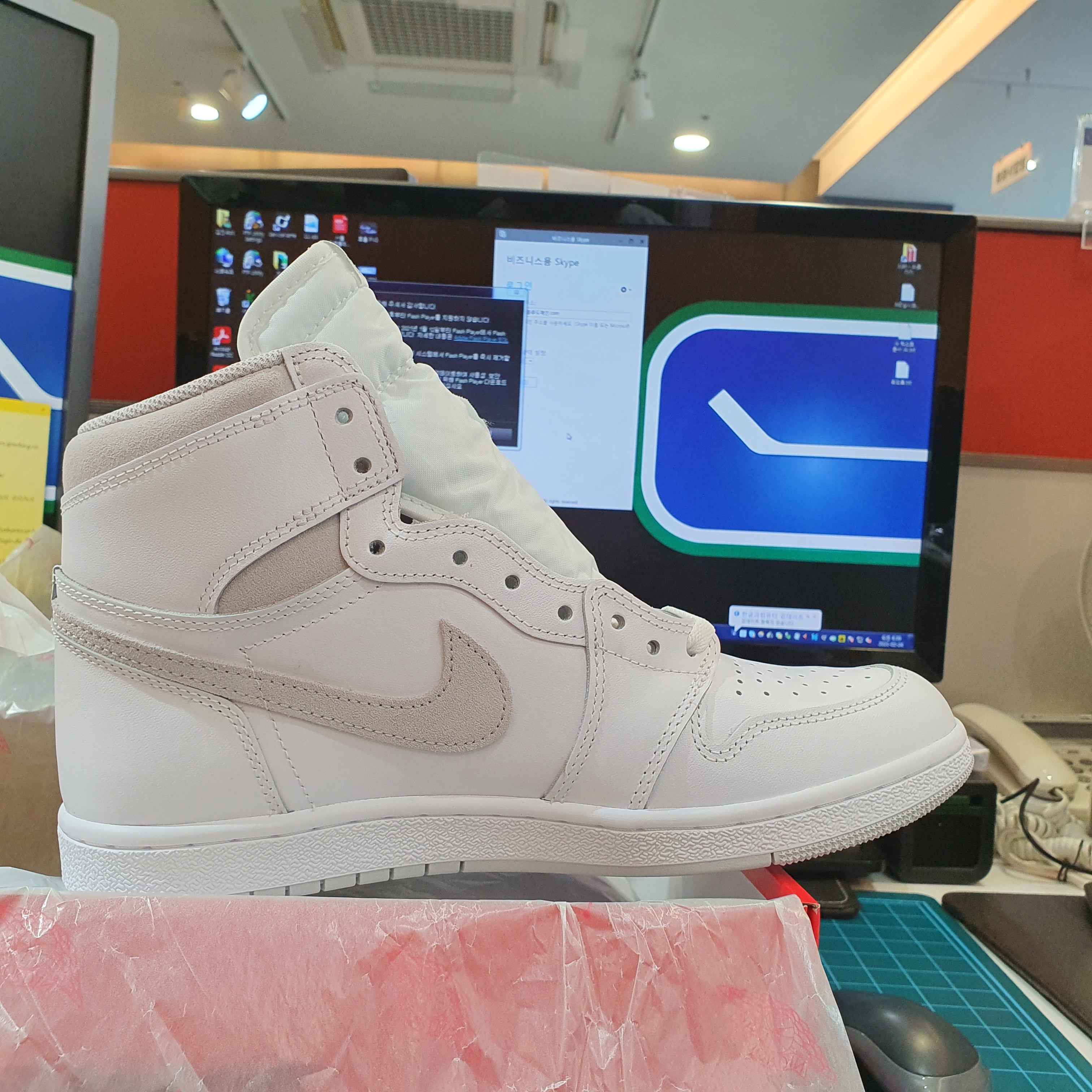 Jordan 1 High 85 Neutral Grey 착용 스타일