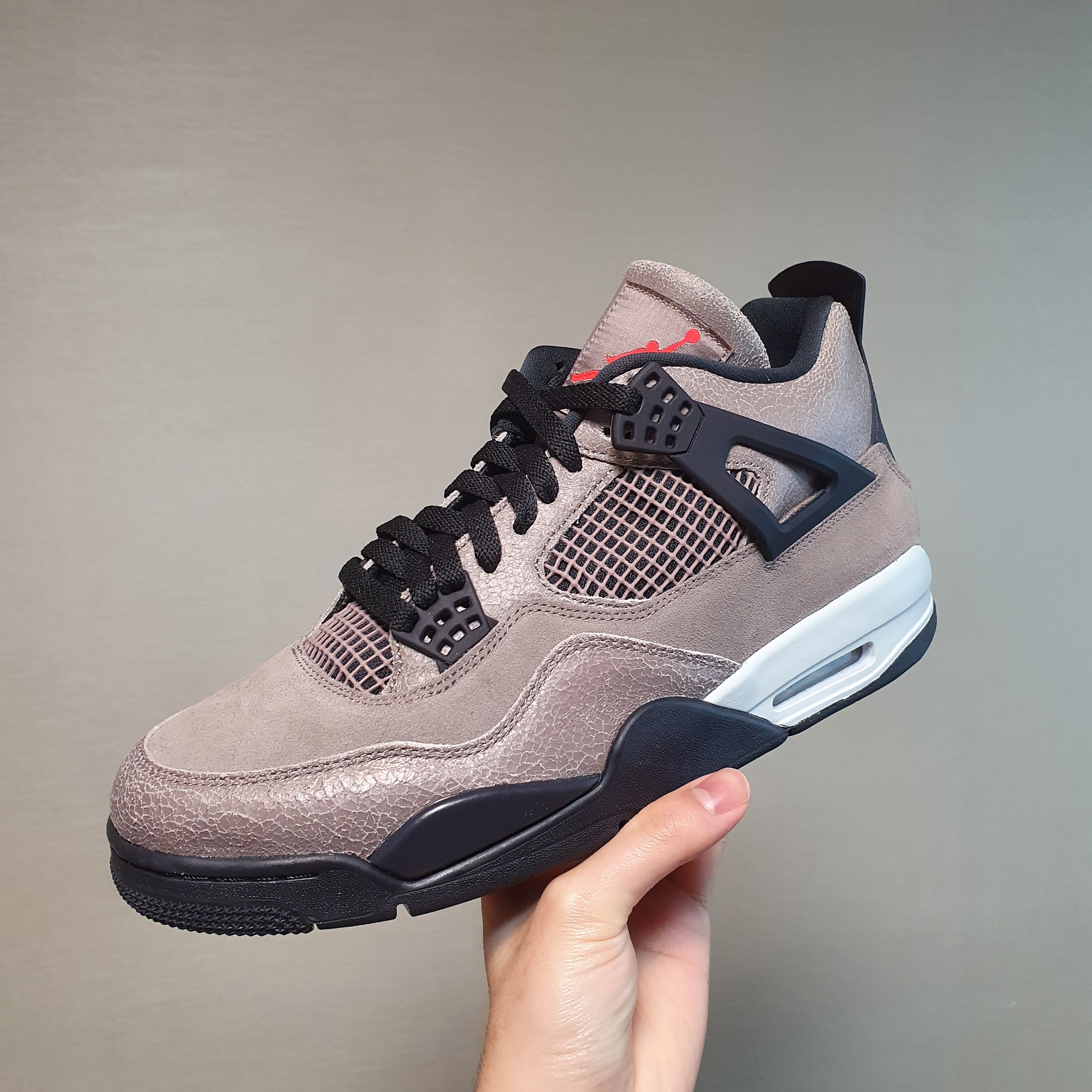Jordan 4 Retro Taupe Haze 착용 스타일