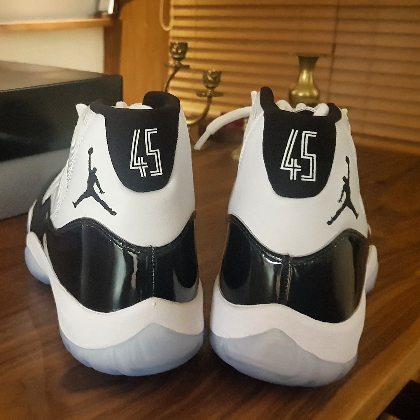 Jordan 11 Retro Concord 2018 착용 스타일