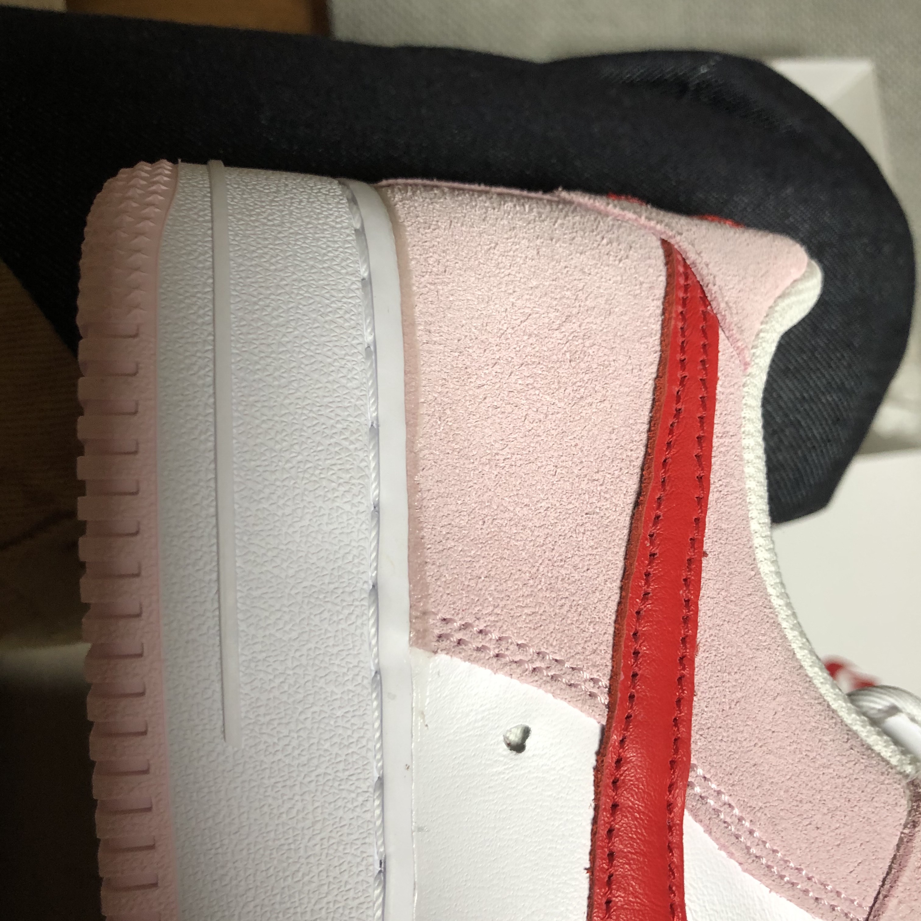 Nike Air Force 1 '07 QS Valentine's Day 착용 스타일 - 1