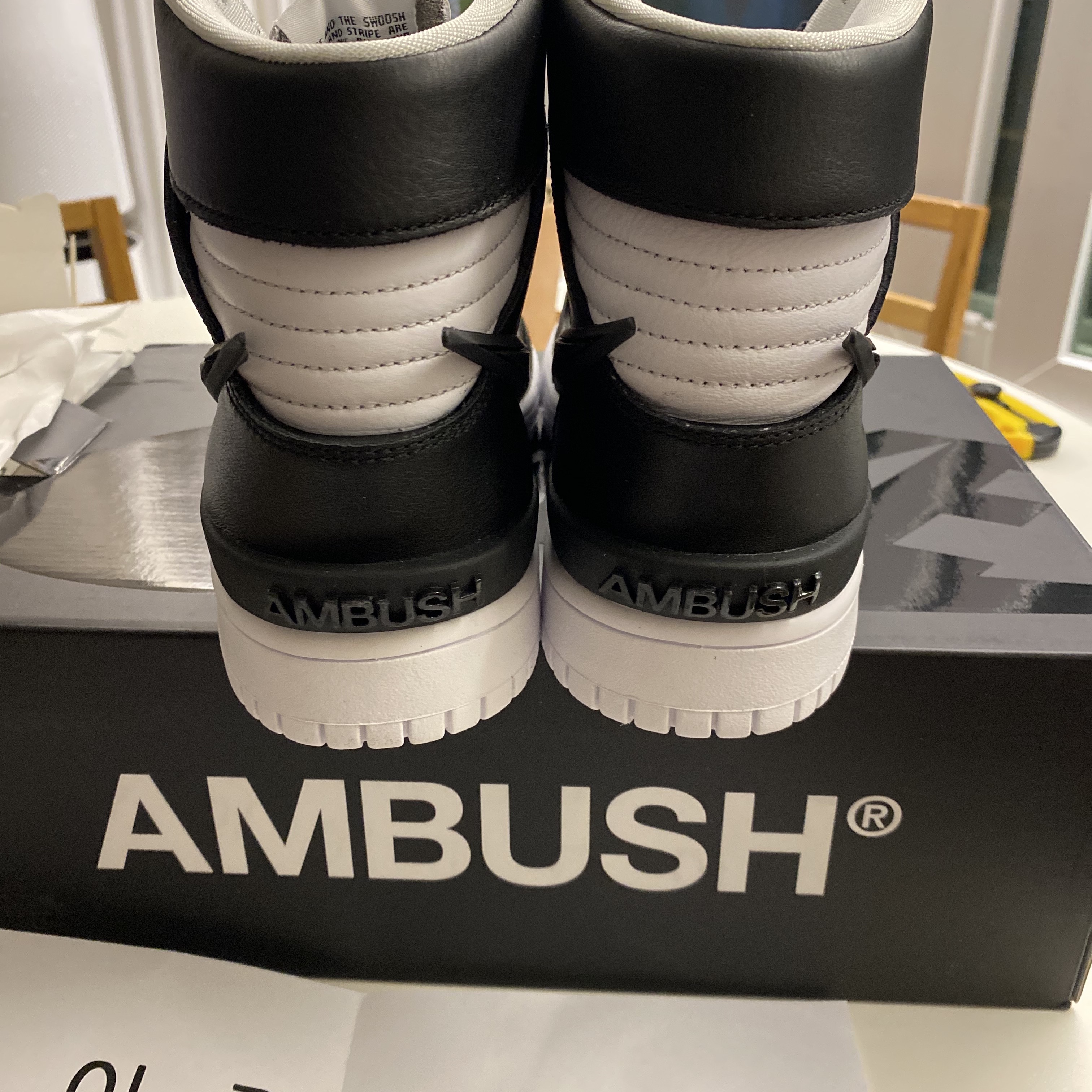 Nike x Ambush Dunk High Black 착용 스타일 - 3