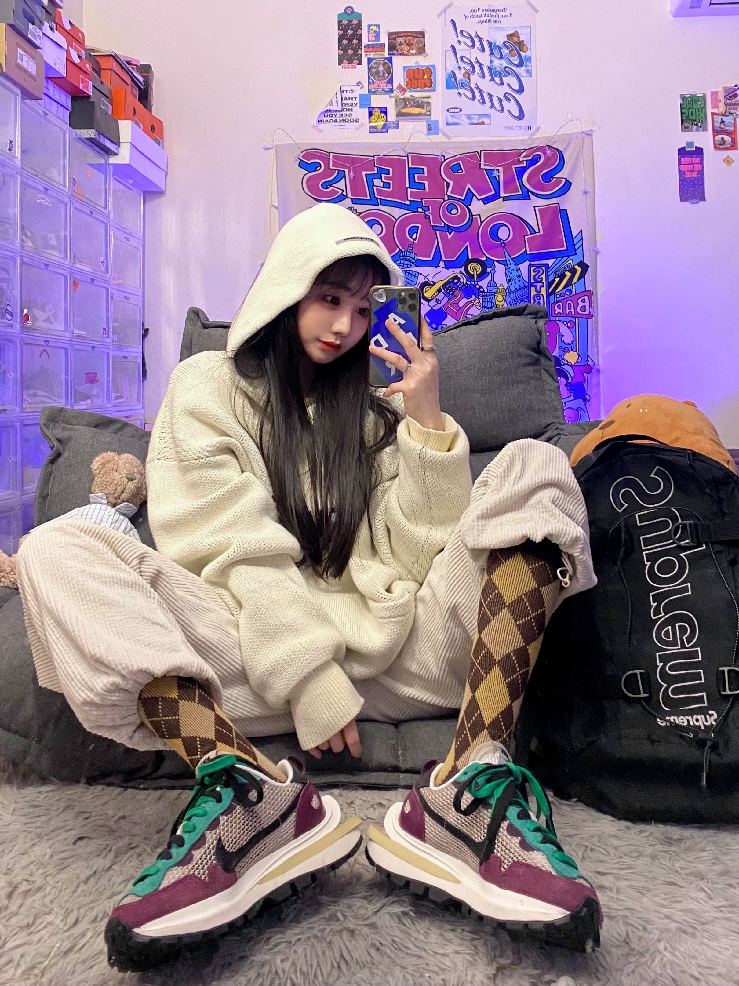 Nike x Sacai VaporWaffle String & Black Villain Red, Supreme Backpack Black - 18FW 착용 스타일 - 1
