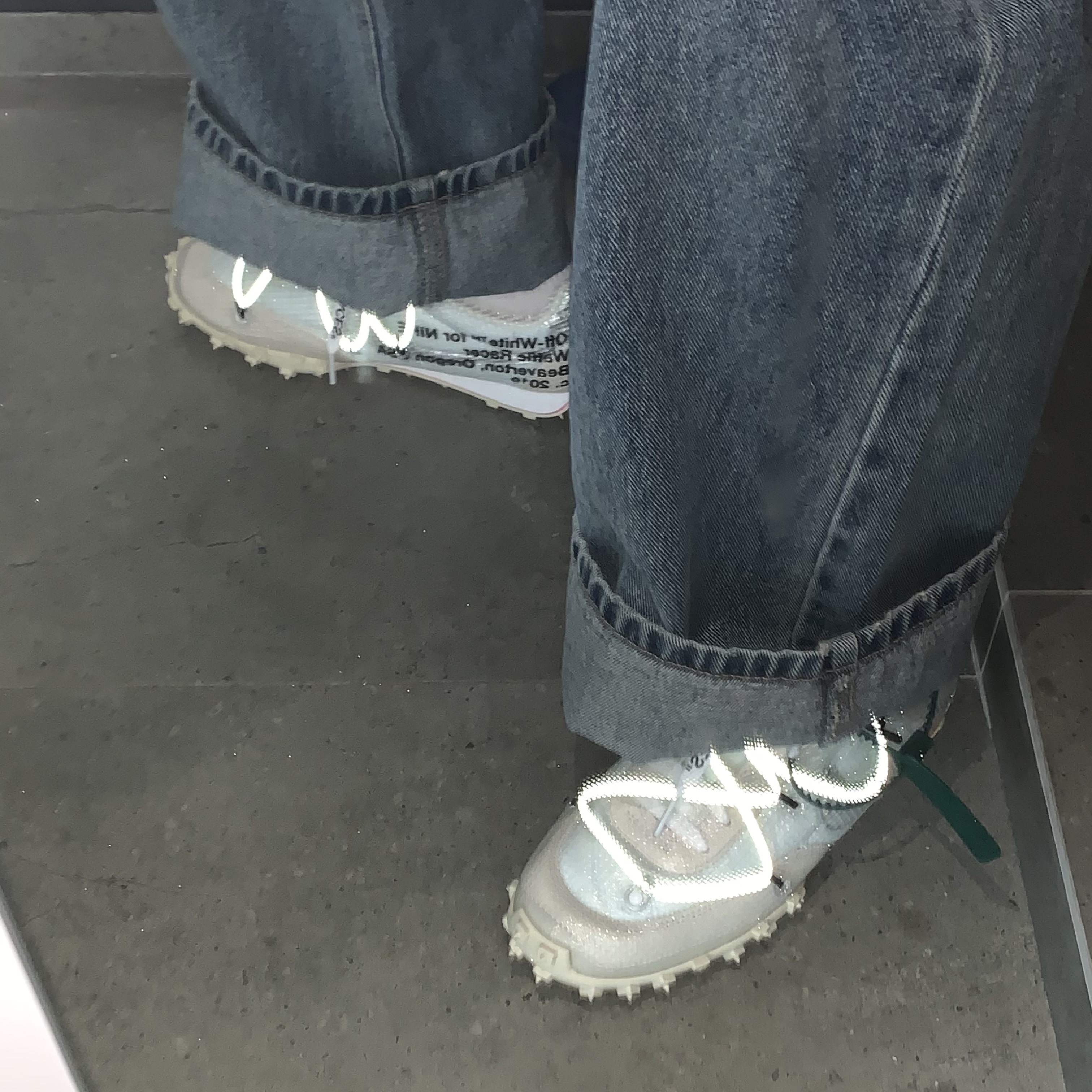 (W) Nike x Off-White Waffle Racer White 착용 스타일 - 2