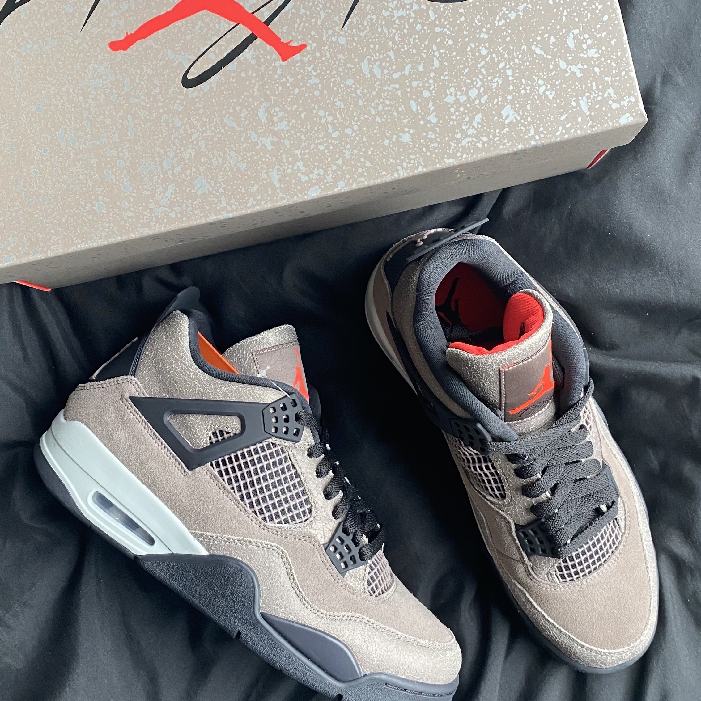 Jordan 4 Retro Taupe Haze 착용 스타일