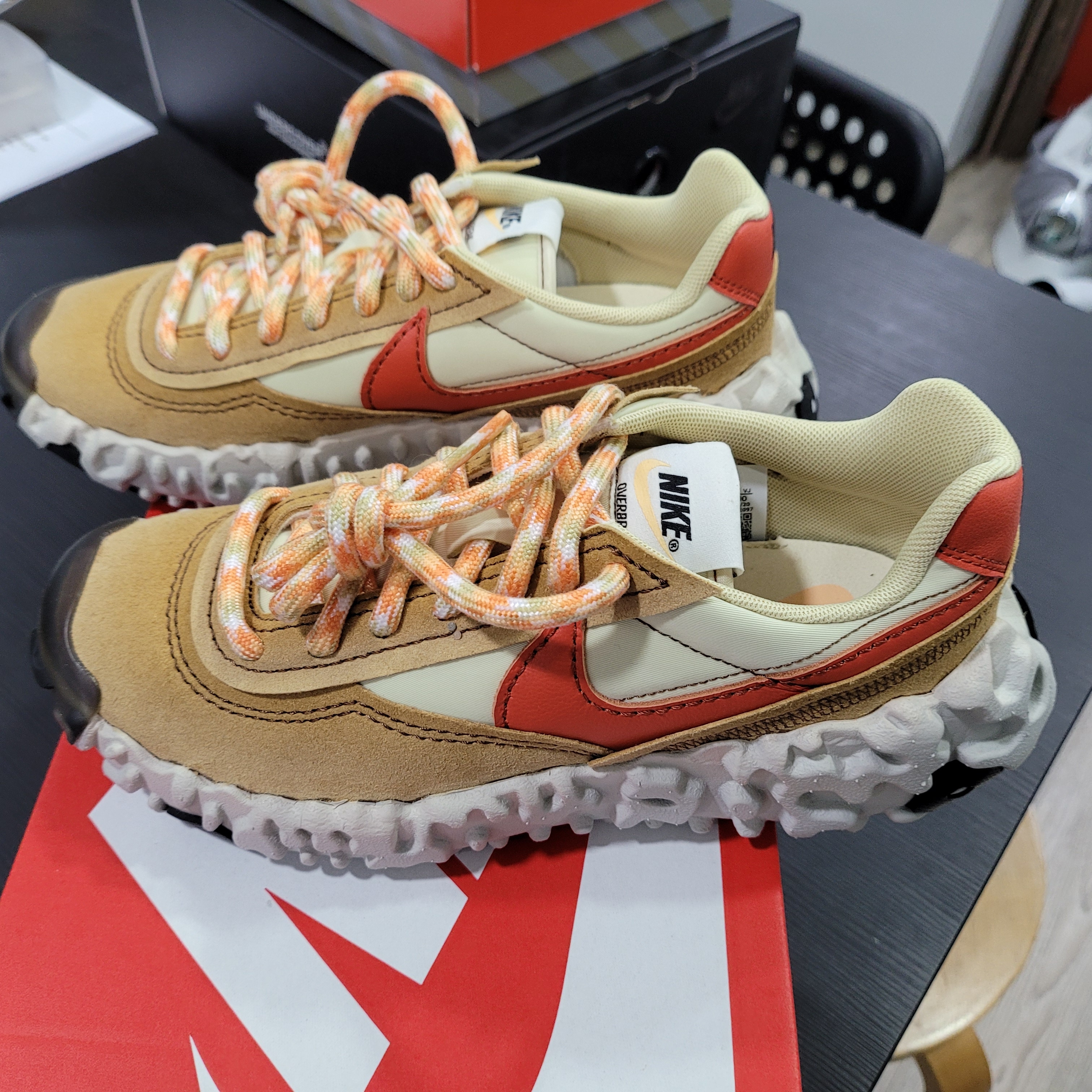 Nike Overbreak SP Fossil 착용 스타일
