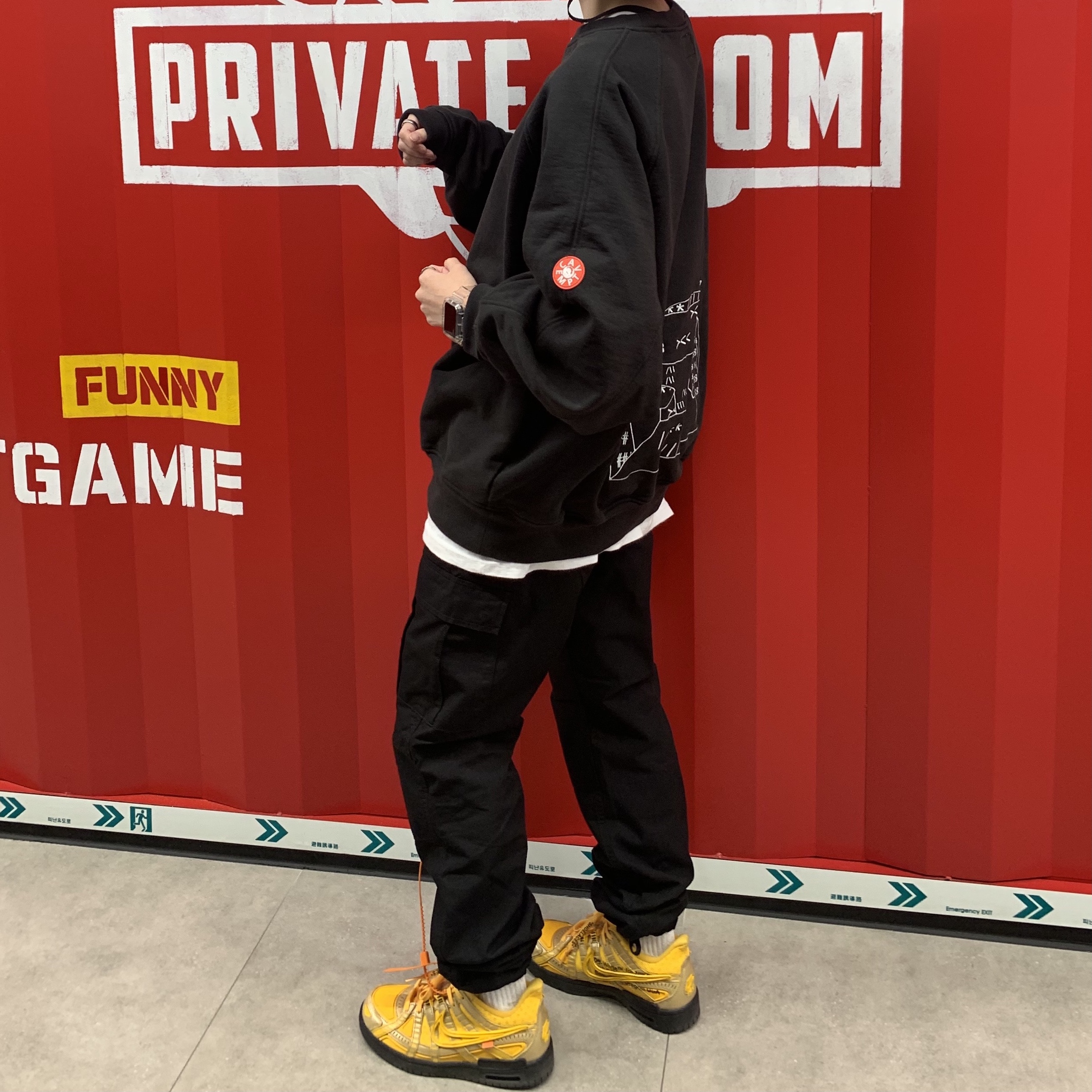 Nike x Off-White Air Rubber Dunk University Gold 착용 스타일 - 1