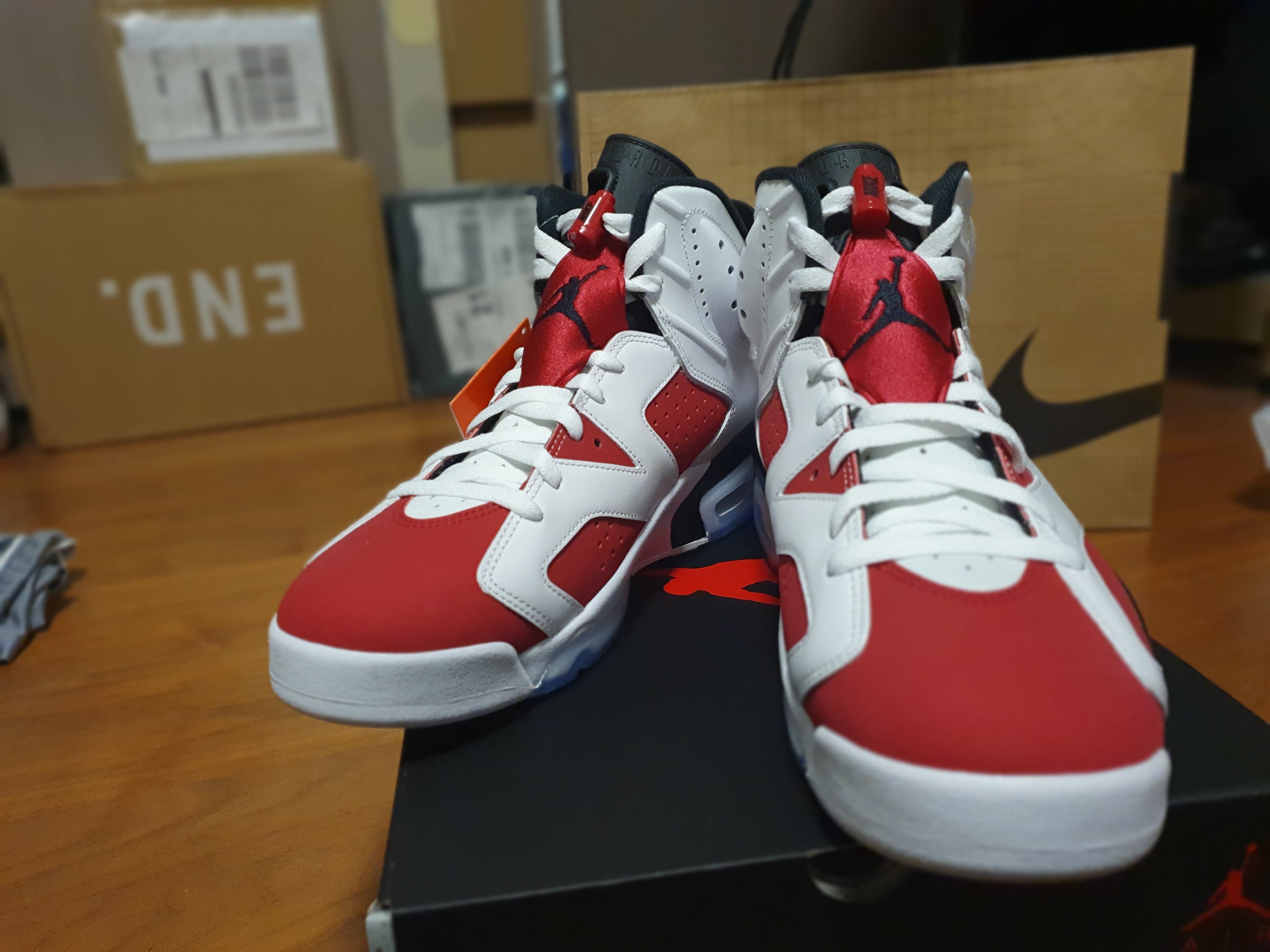 Jordan 6 Retro Carmine 2021 착용 스타일 - 1