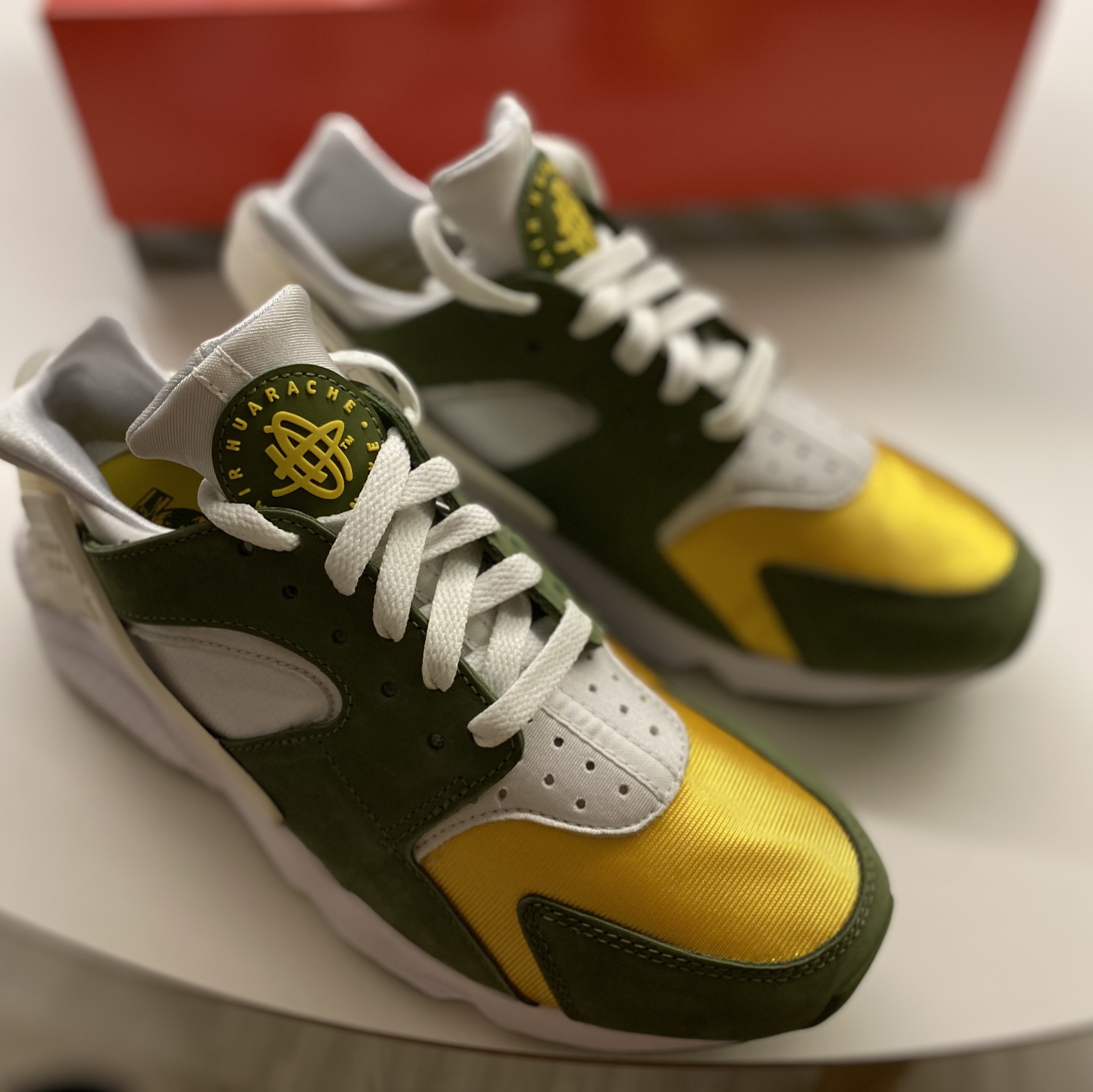 Nike x Stussy Air Huarache LE Dark Olive 착용 스타일 - 1