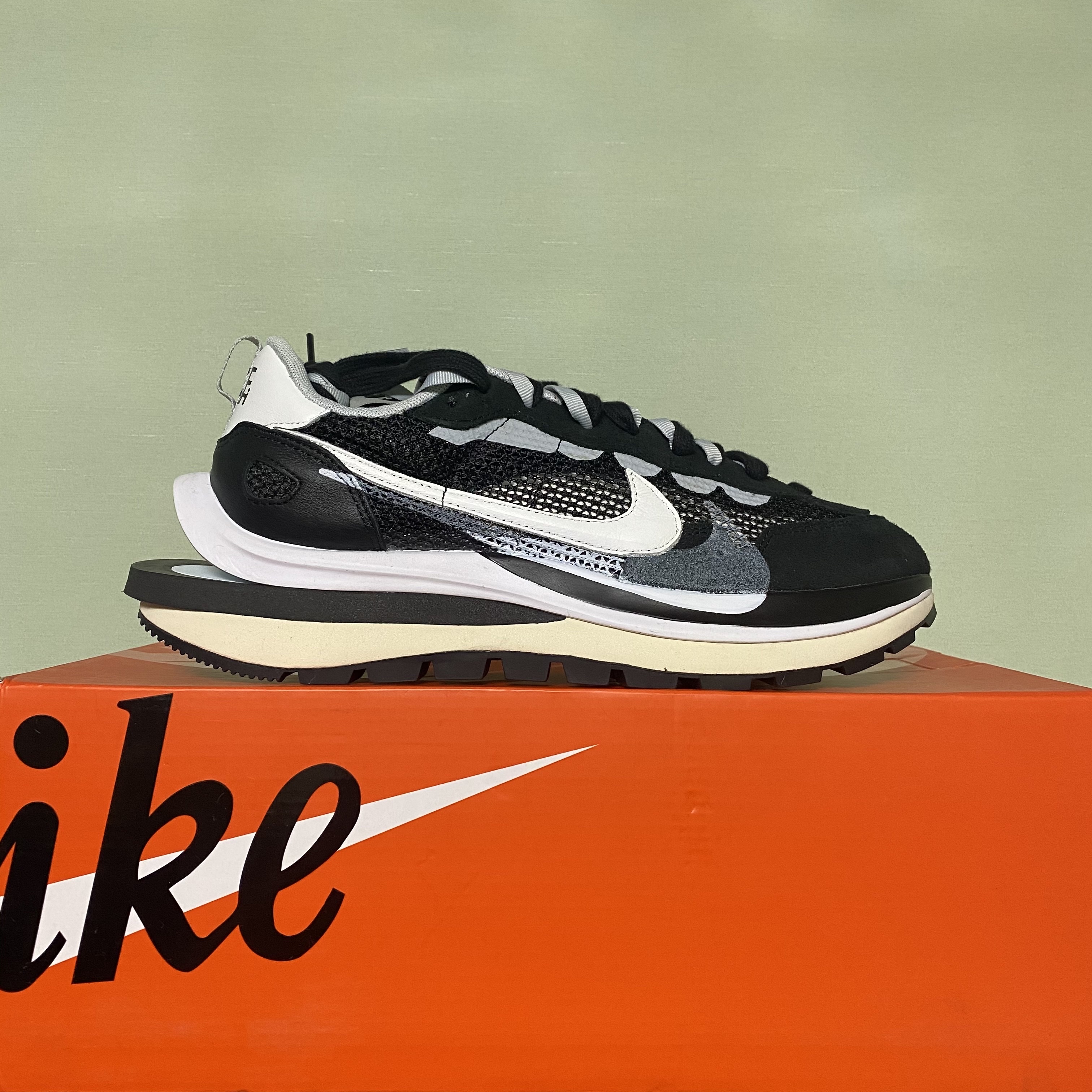 Nike x Sacai VaporWaffle Black White 착용 스타일