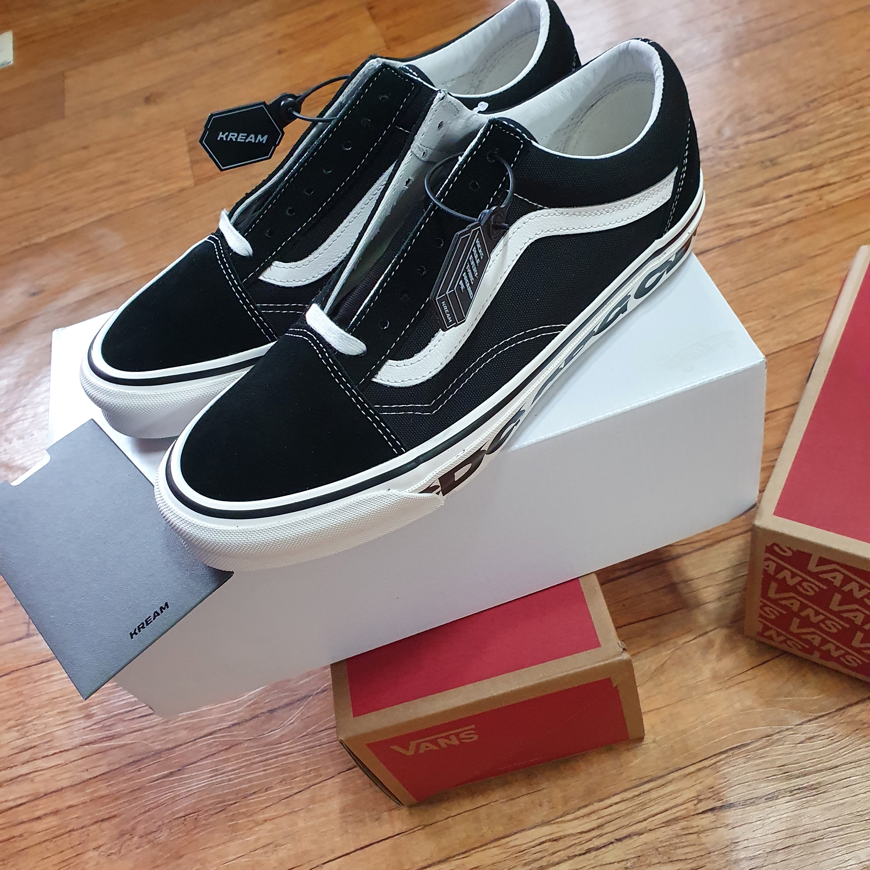 Vans Vault x CDG OG Old Skool LX Side Wall 착용 스타일 - 2
