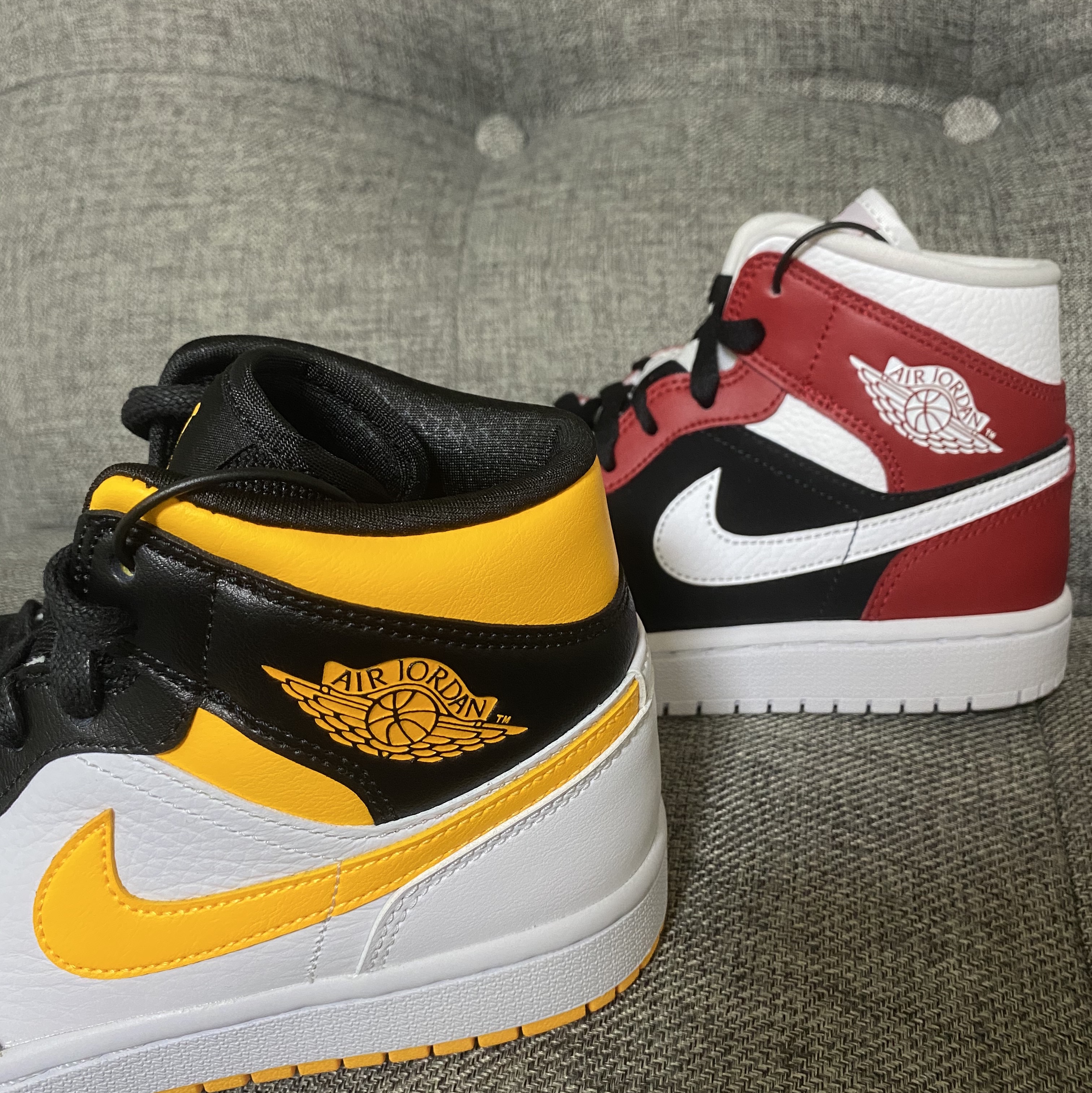 (W) Jordan 1 Mid SE Laser Orange, (W) Jordan 1 Mid Gym Red Black 착용 스타일