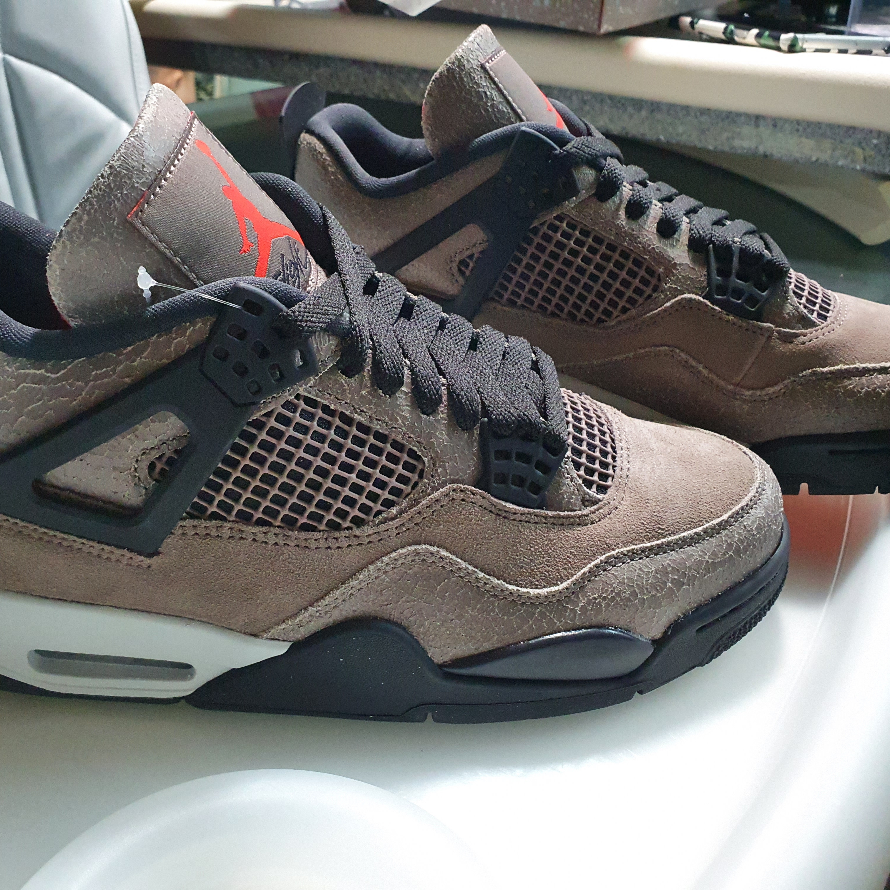 Jordan 4 Retro Taupe Haze 착용 스타일