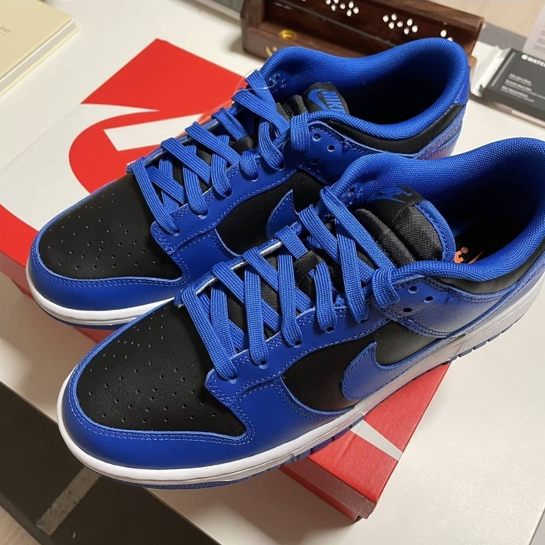 Nike Dunk Low Retro Hyper Cobalt, (W) Jordan 1 Retro High OG Silver Toe 착용 스타일 - 1