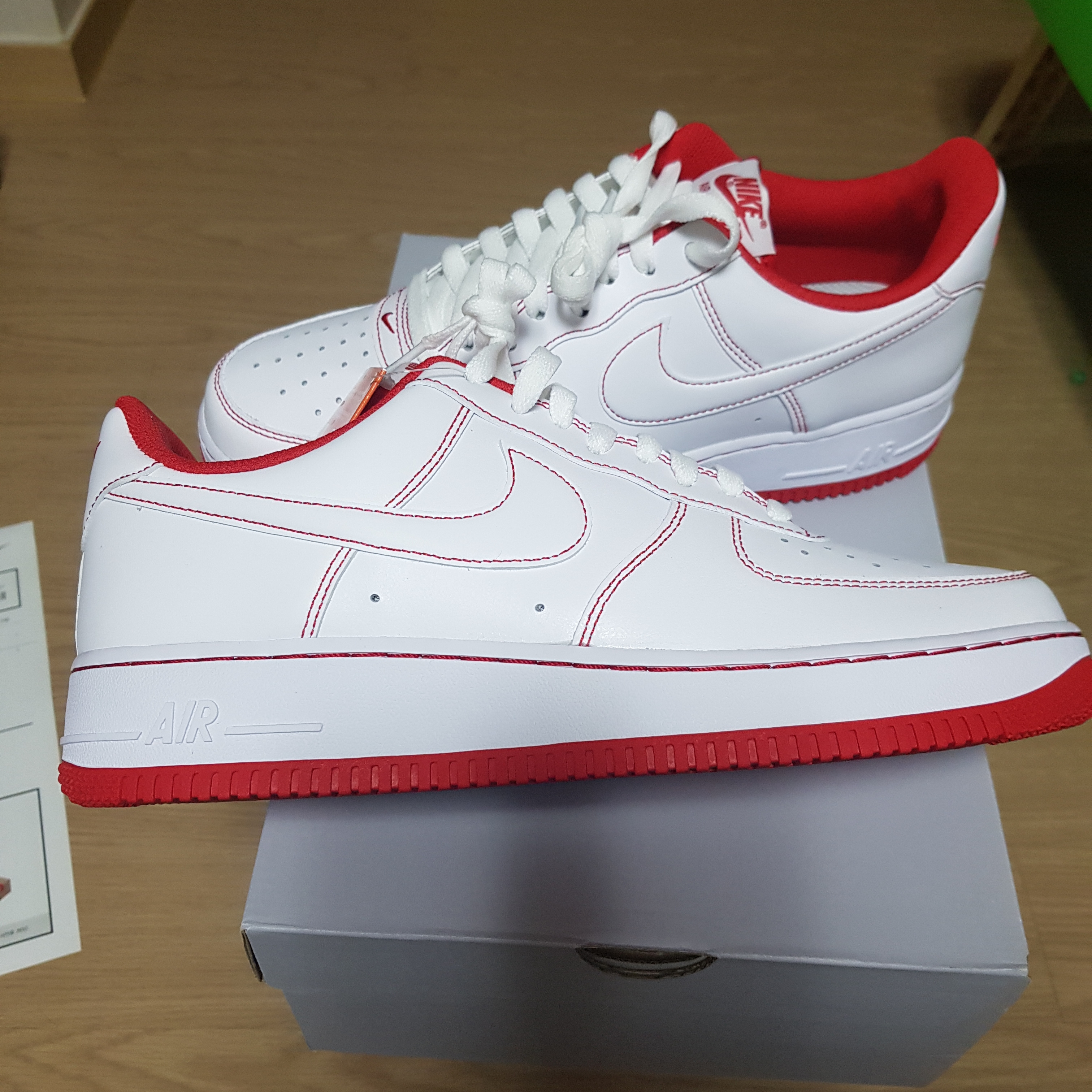 Nike Air Force 1 '07 Stitch Radiant Red 착용 스타일