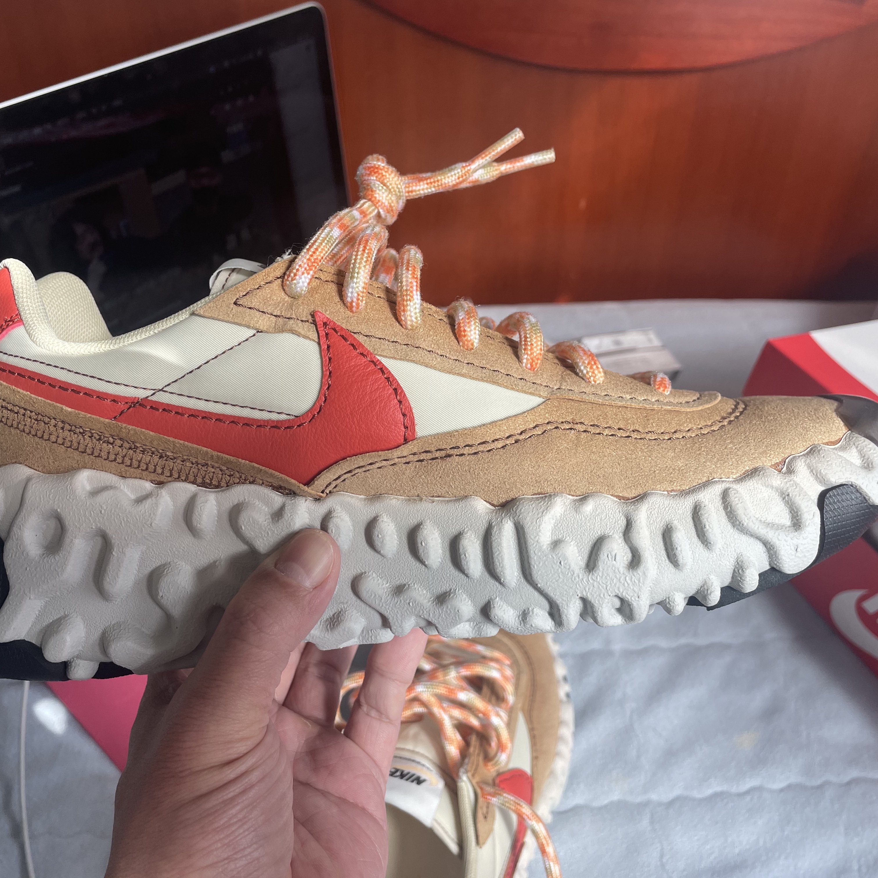 Nike Overbreak SP Fossil 착용 스타일