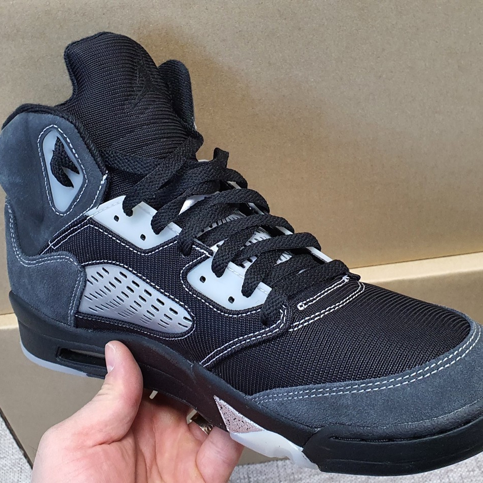 Jordan 5 Retro Anthracite 착용 스타일 - 1