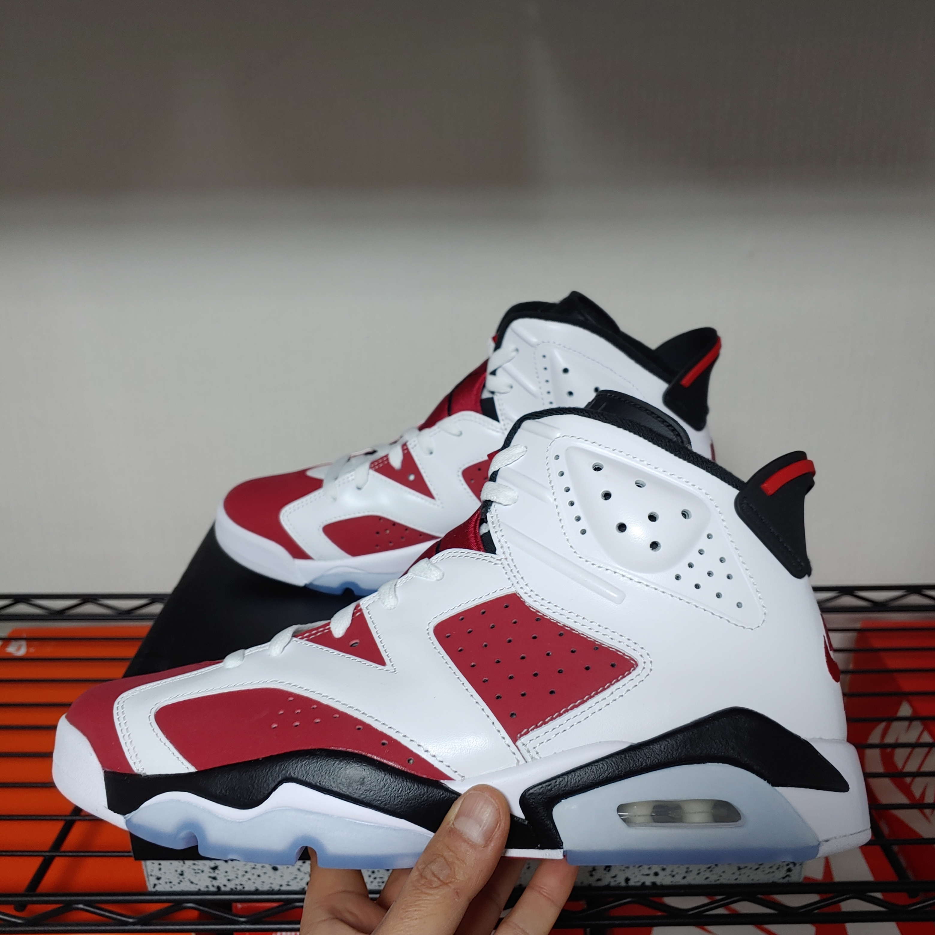 Jordan 6 Retro Carmine 2021, Jordan 6 Retro Infrared 2019 착용 스타일 - 4