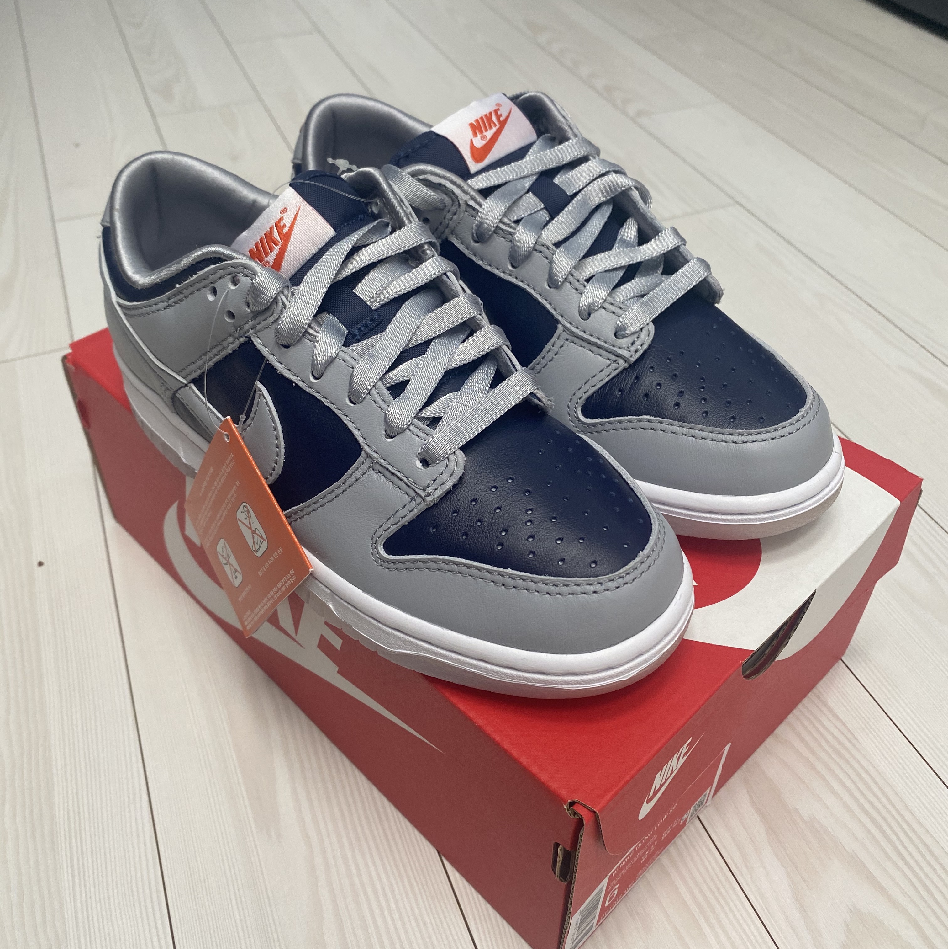(W) Nike Dunk Low SP College Navy 착용 스타일 - 1