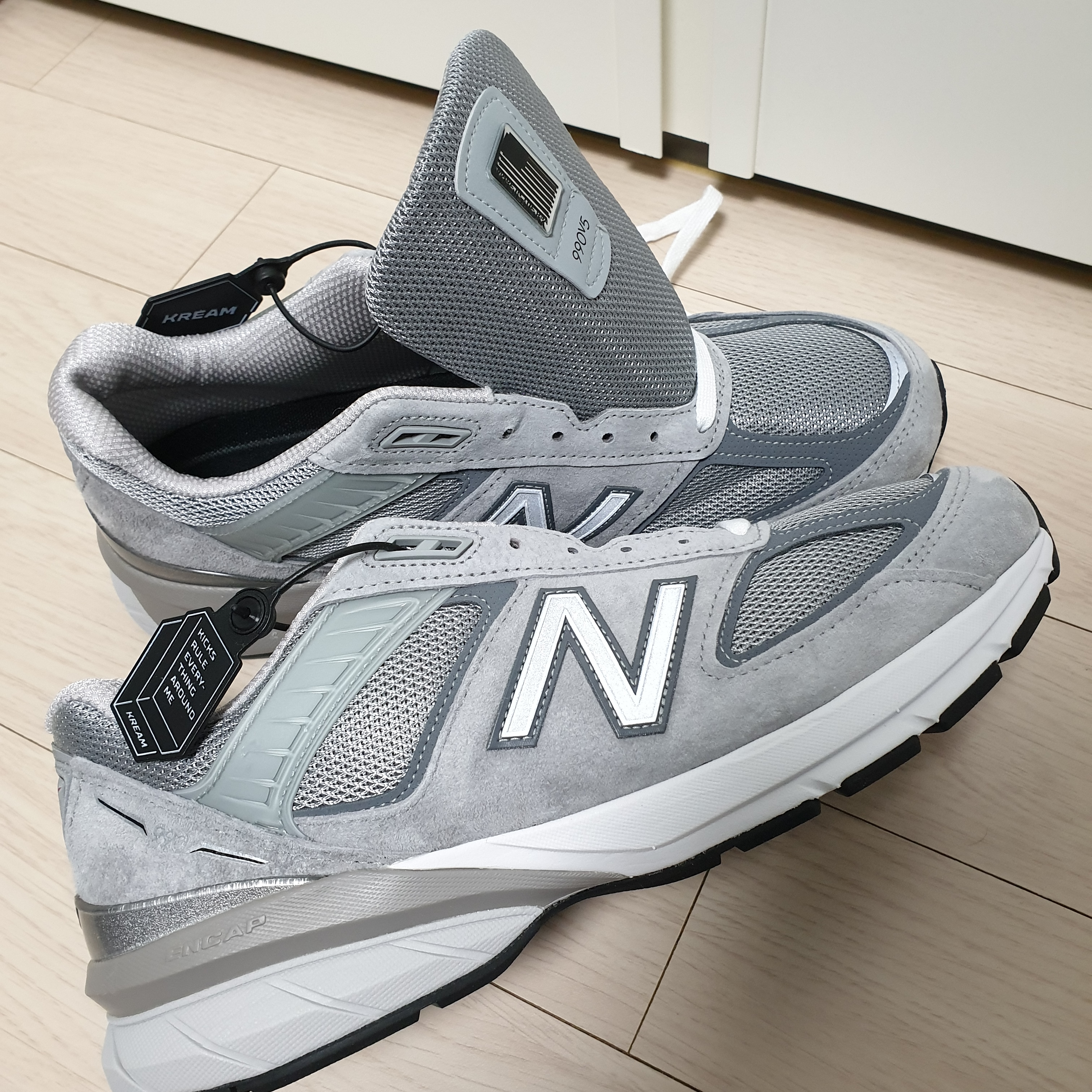 New Balance 990v5 Made in USA Grey - D Standard 착용 스타일 - 2