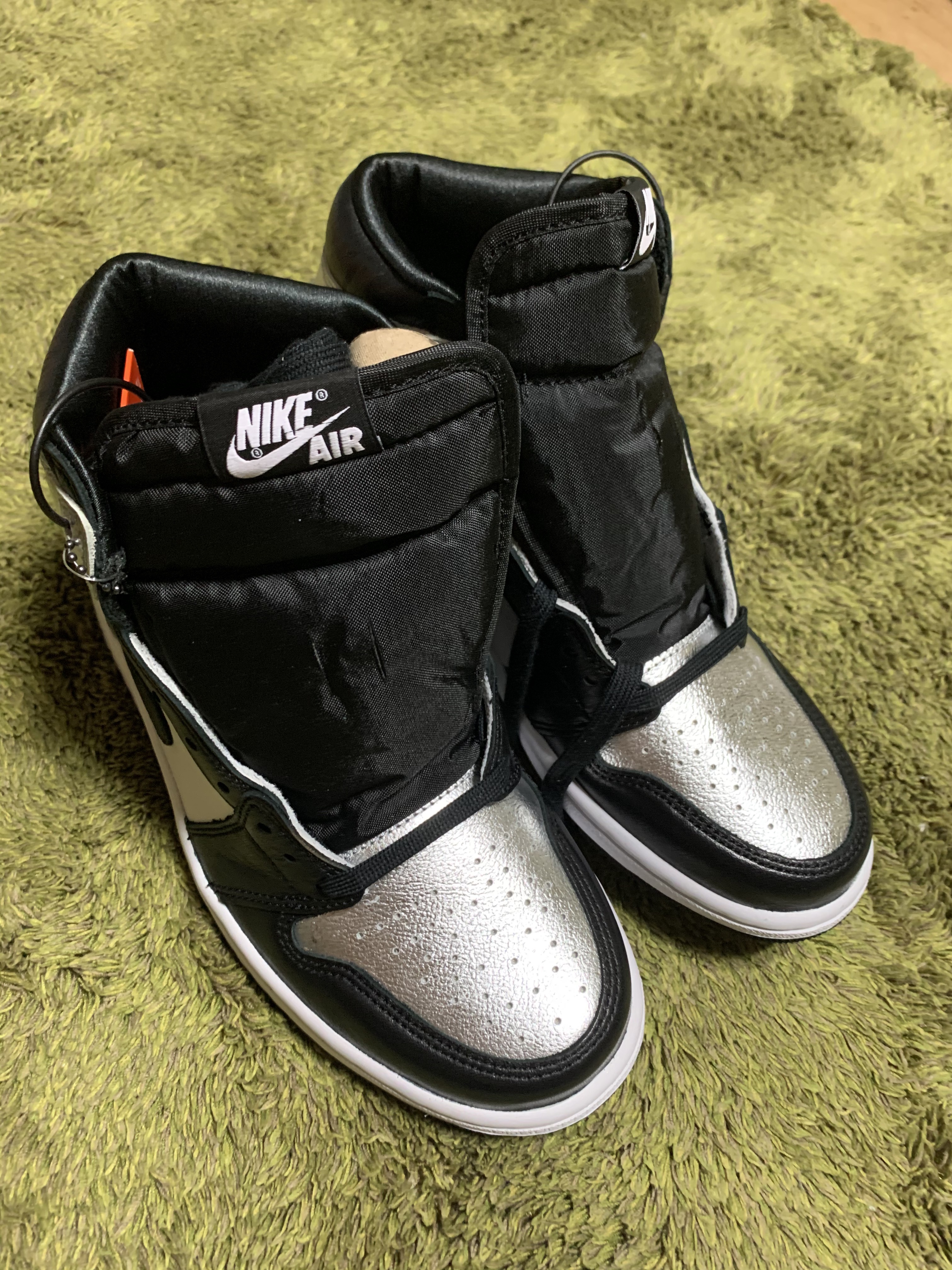 (W) Jordan 1 Retro High OG Silver Toe 착용 스타일
