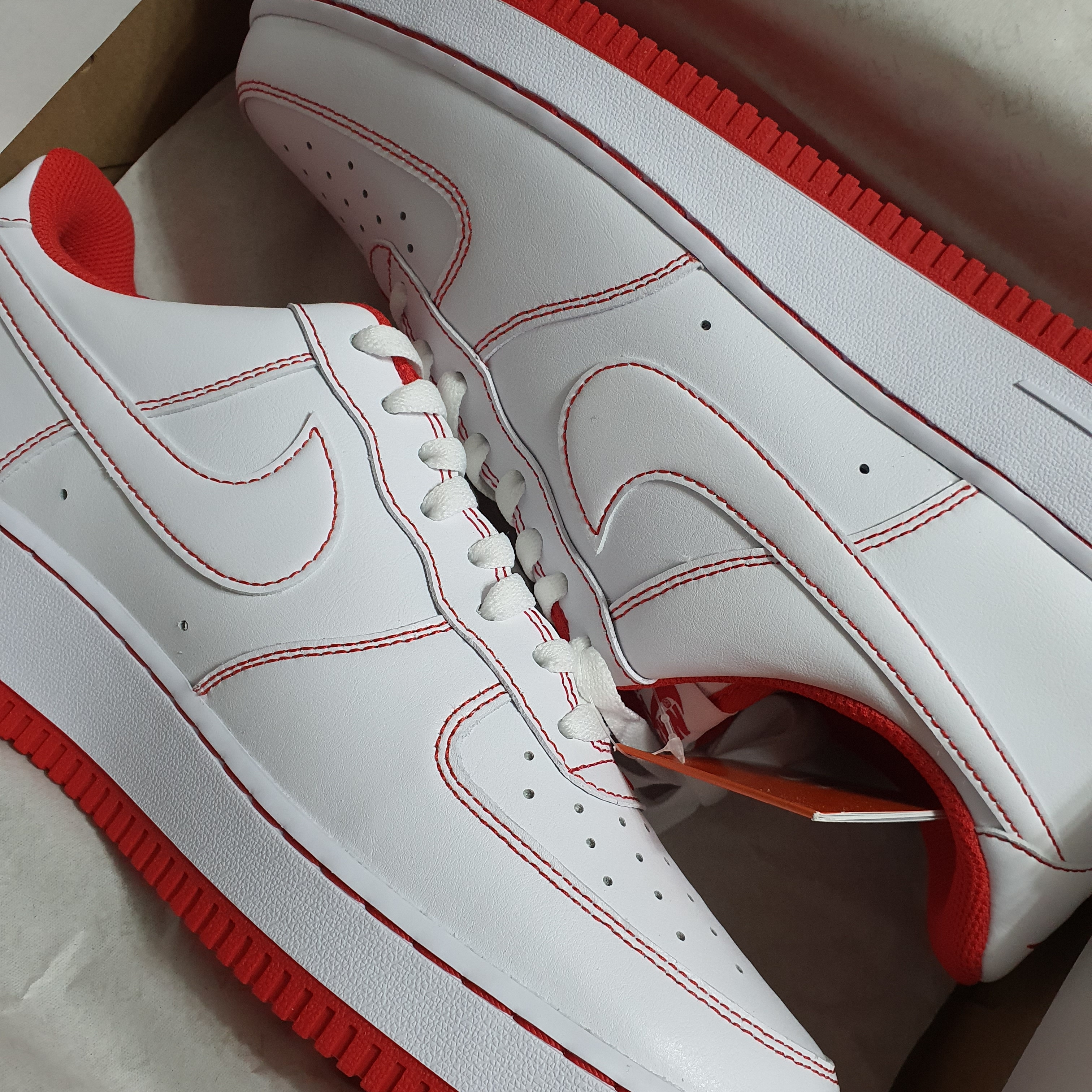 Nike Air Force 1 '07 Stitch Radiant Red 착용 스타일