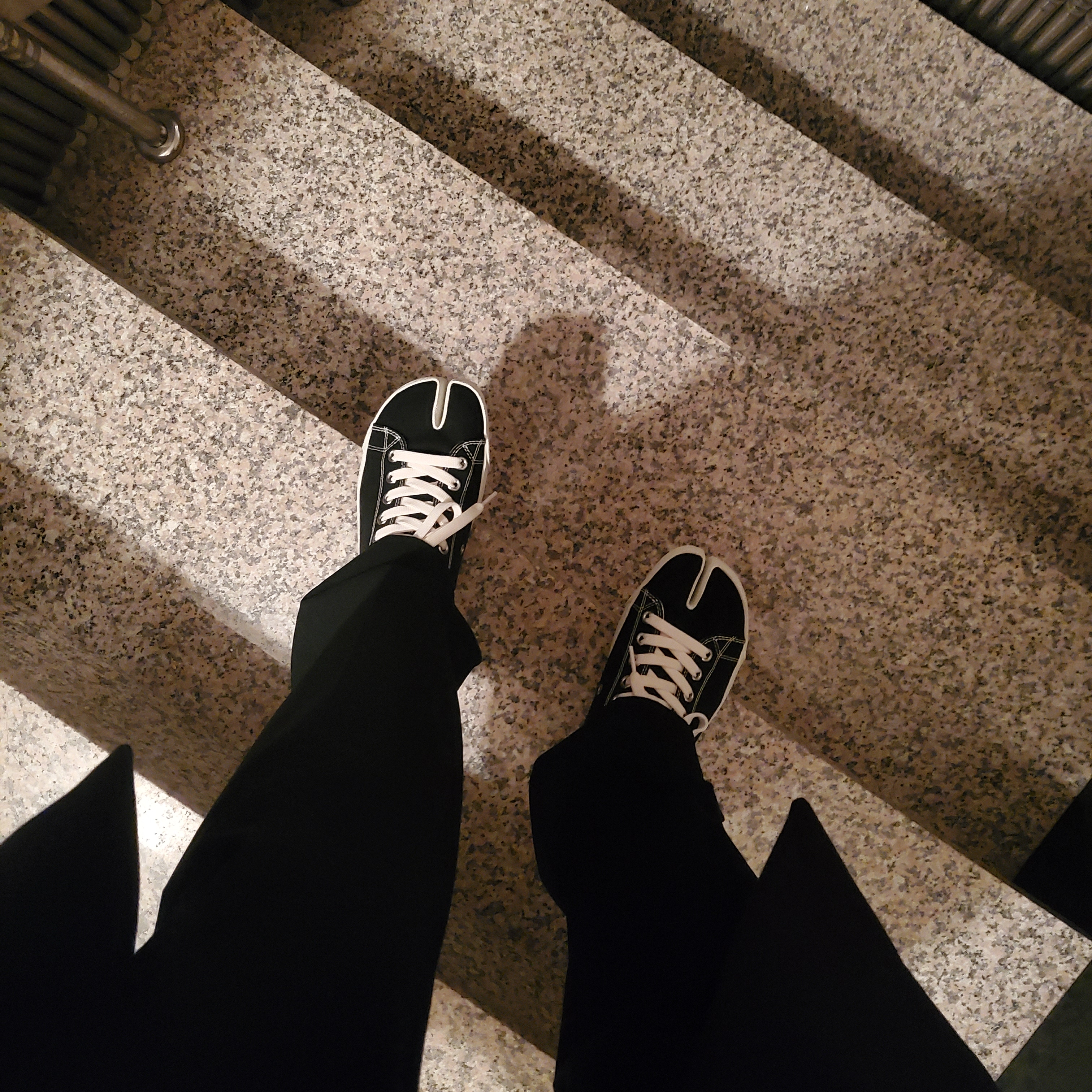 Maison Margiela Tabi Low Black 착용 스타일