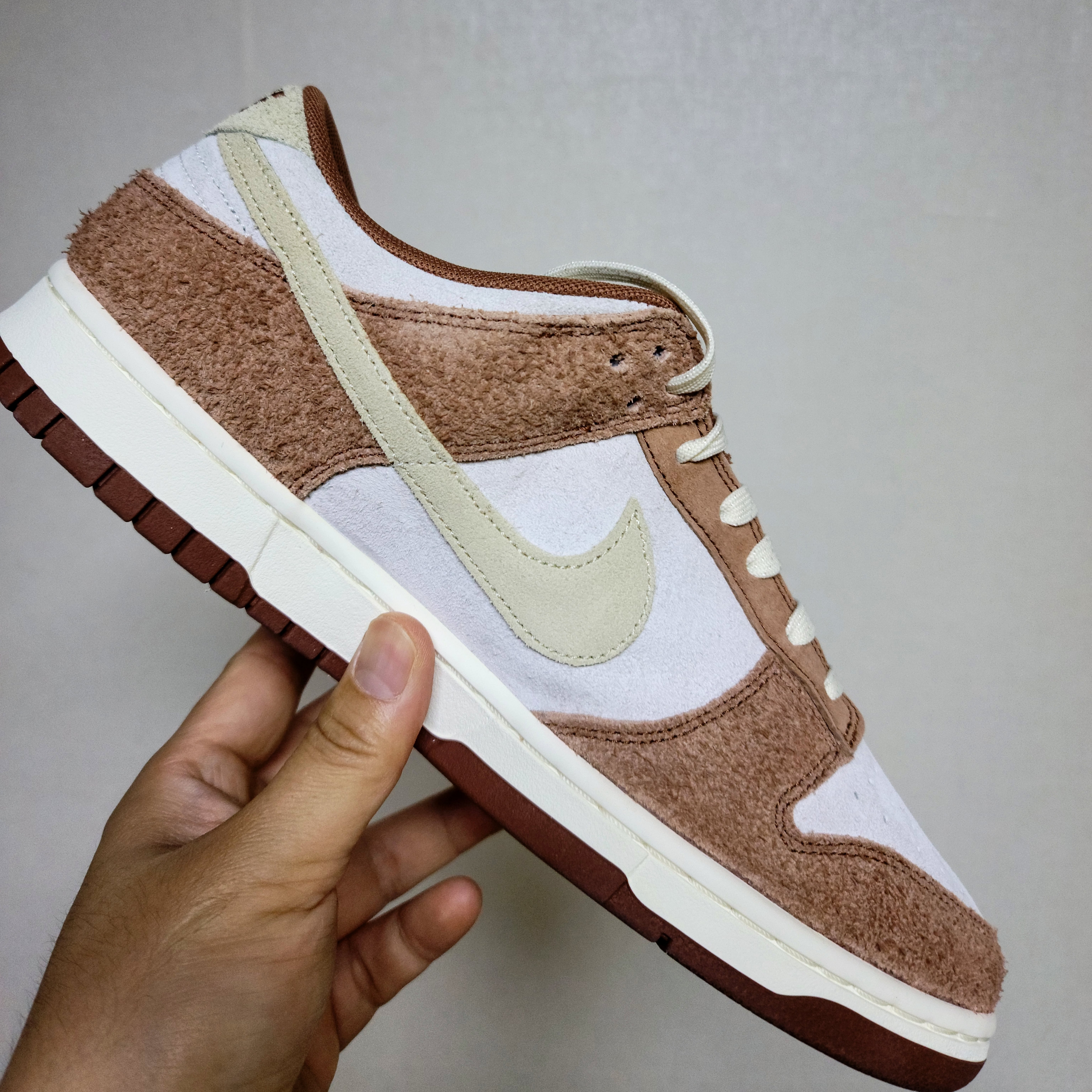 Nike Dunk Low Pro Premium Medium Curry 착용 스타일