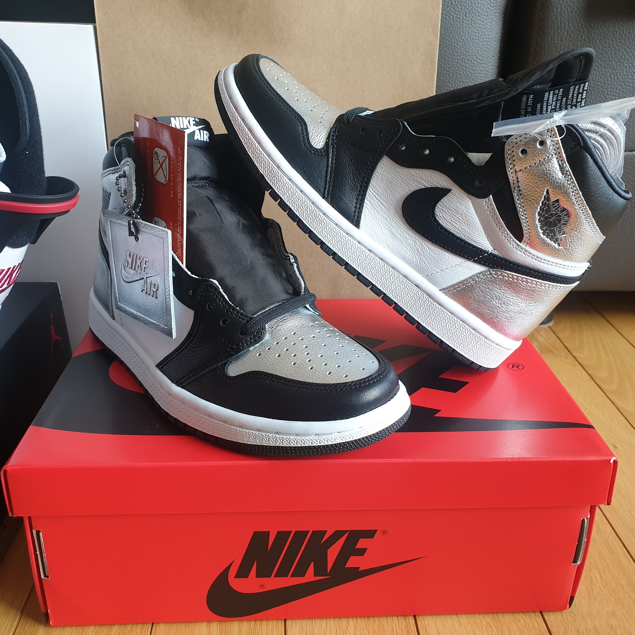 (W) Jordan 1 Retro High OG Silver Toe 착용 스타일 - 1