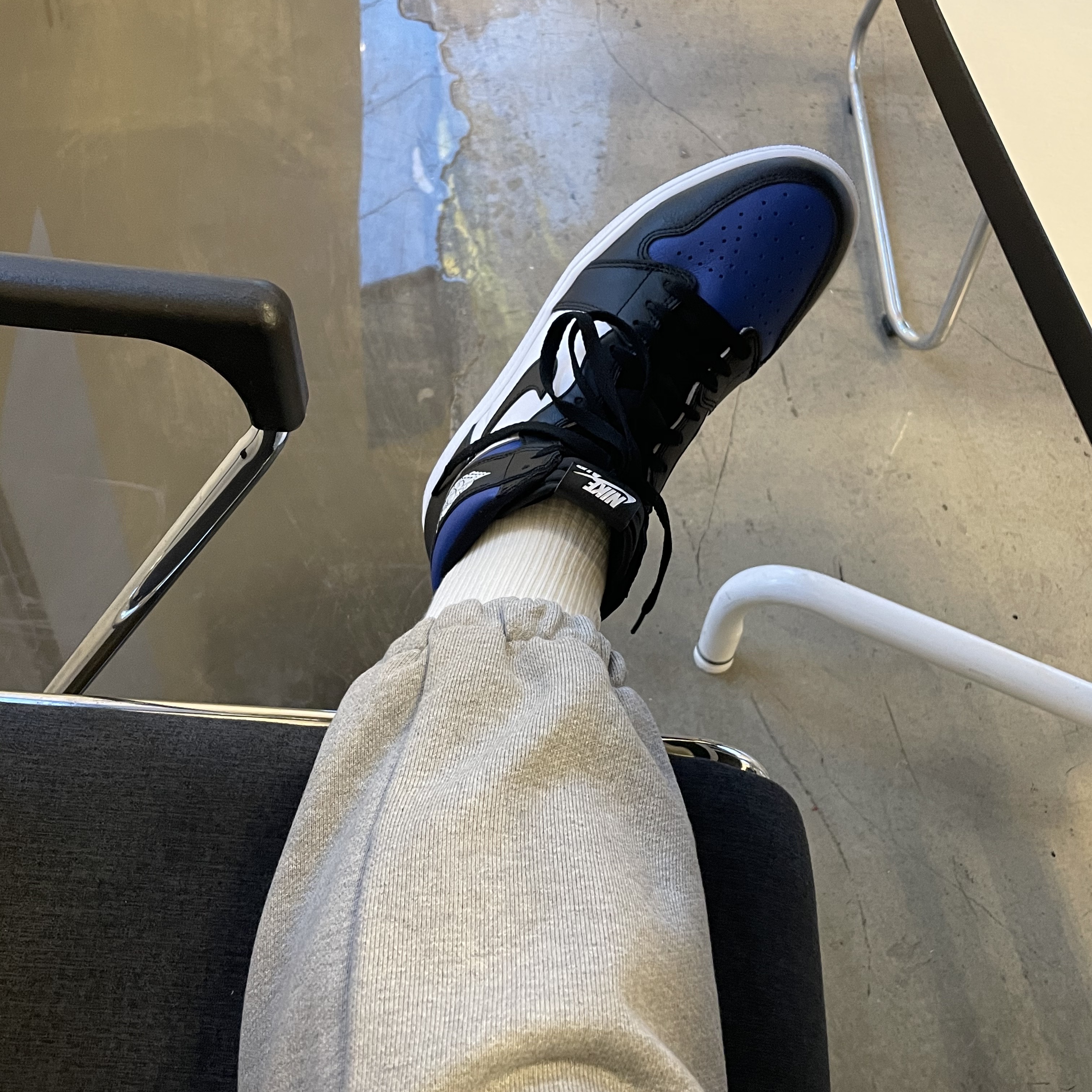 Jordan 1 Retro High OG Royal Toe 착용 스타일 - 3