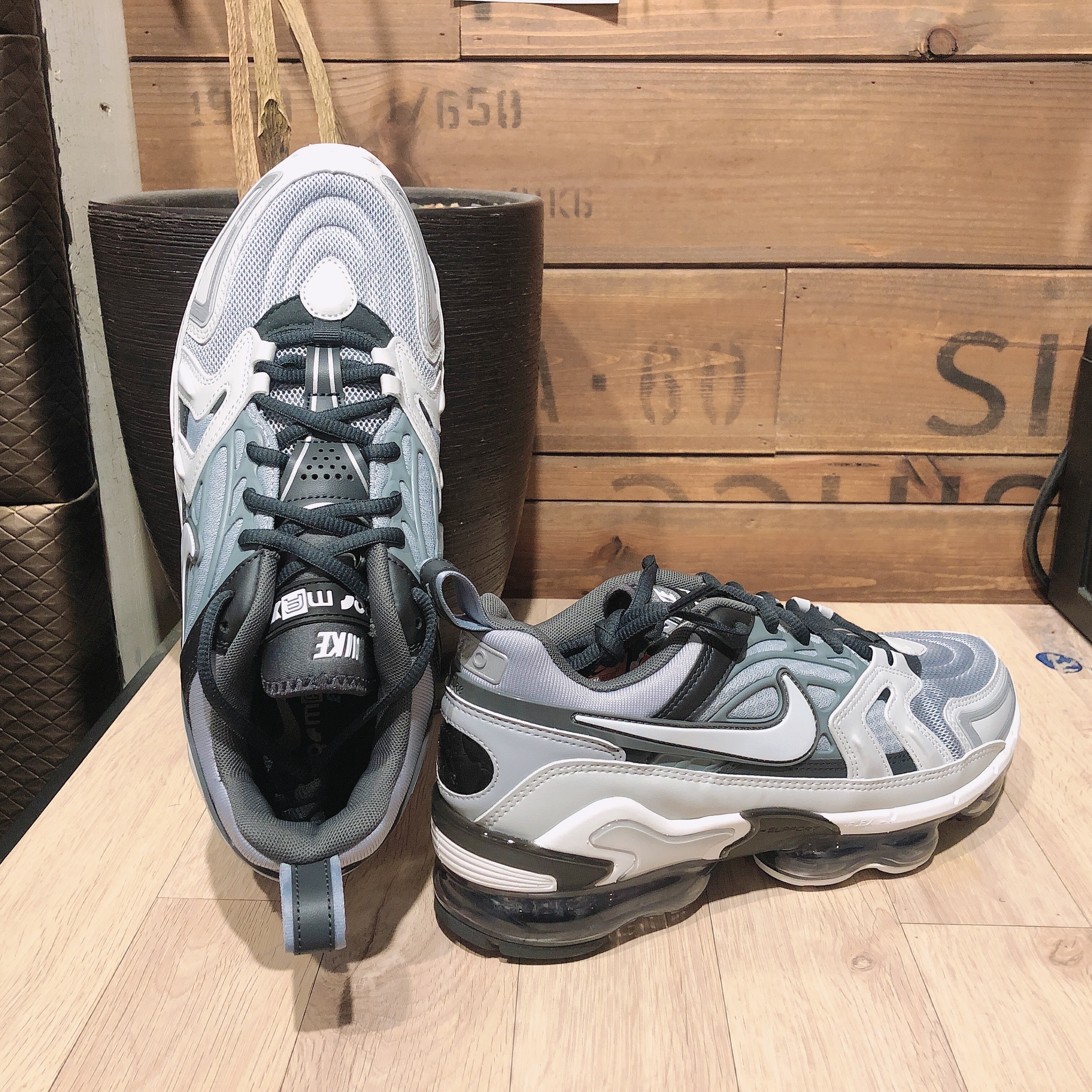 Nike Air VaporMax EVO Wolf Grey 착용 스타일 - 4