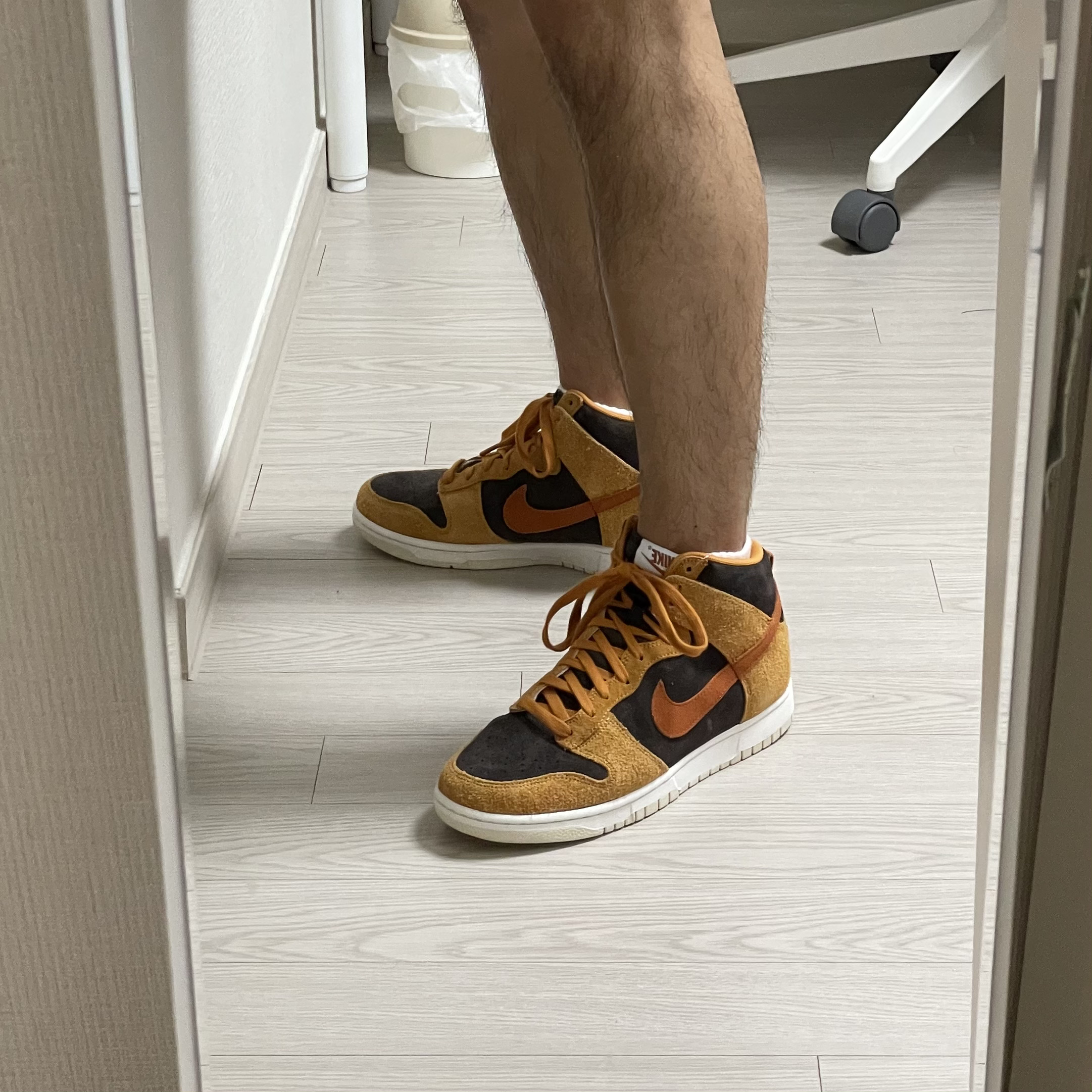 Nike Dunk High Retro PRM Dark Curry 착용 스타일 - 2