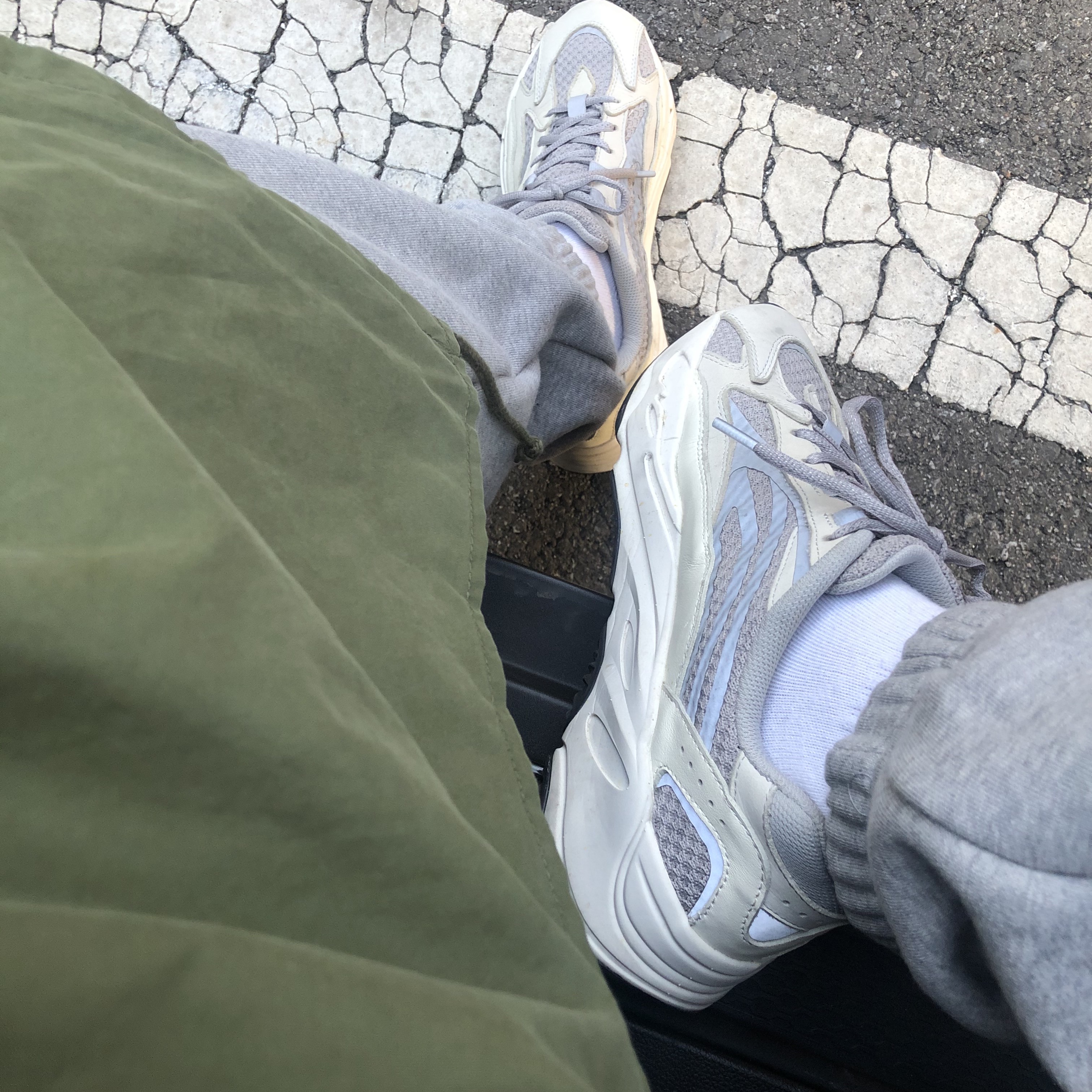 Nike x Stussy NRG ZR Fleece Pants Heather Grey - Asia, Adidas Yeezy Boost 700 V2 Static 2018 착용 스타일 - 1