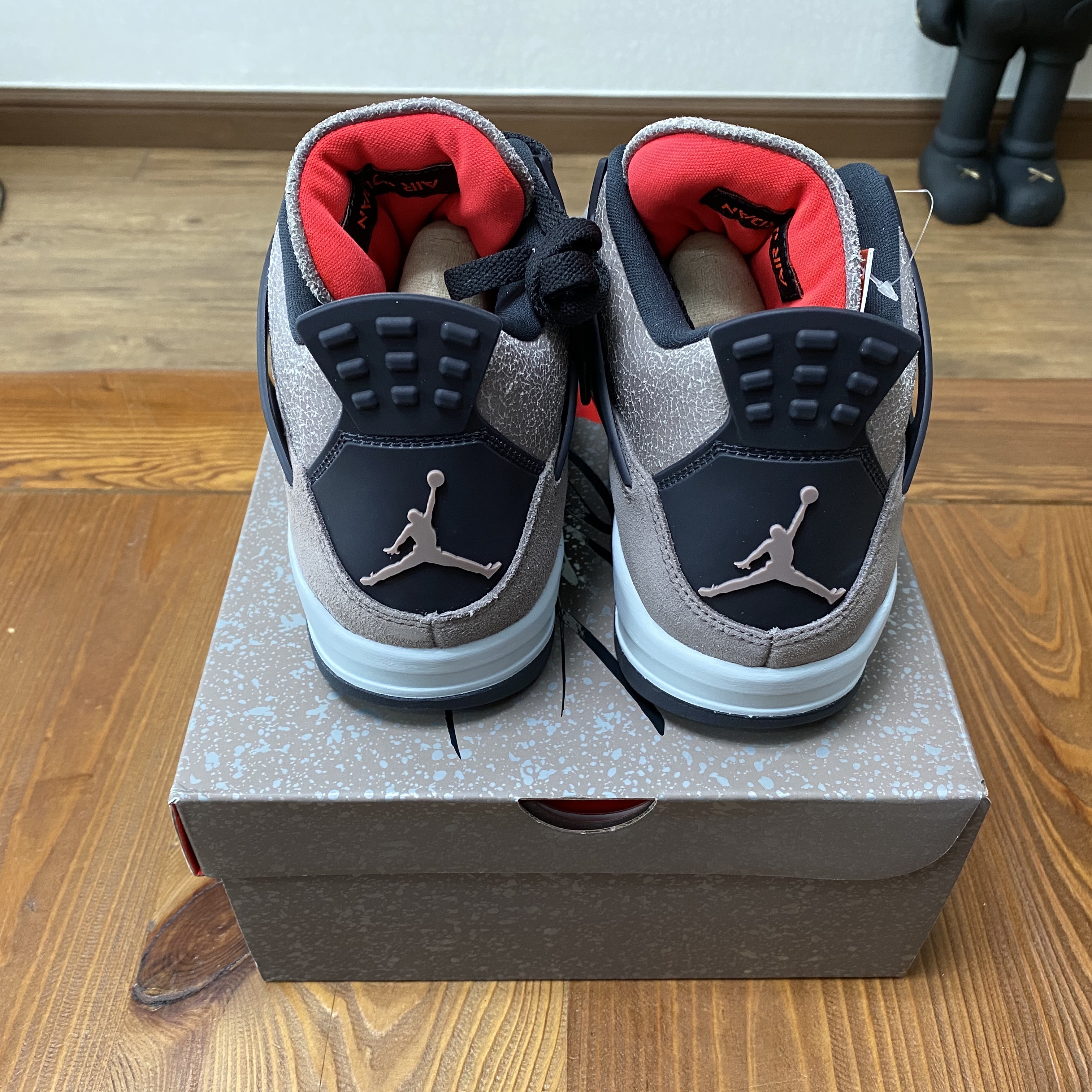 Jordan 4 Retro Taupe Haze 착용 스타일 - 5