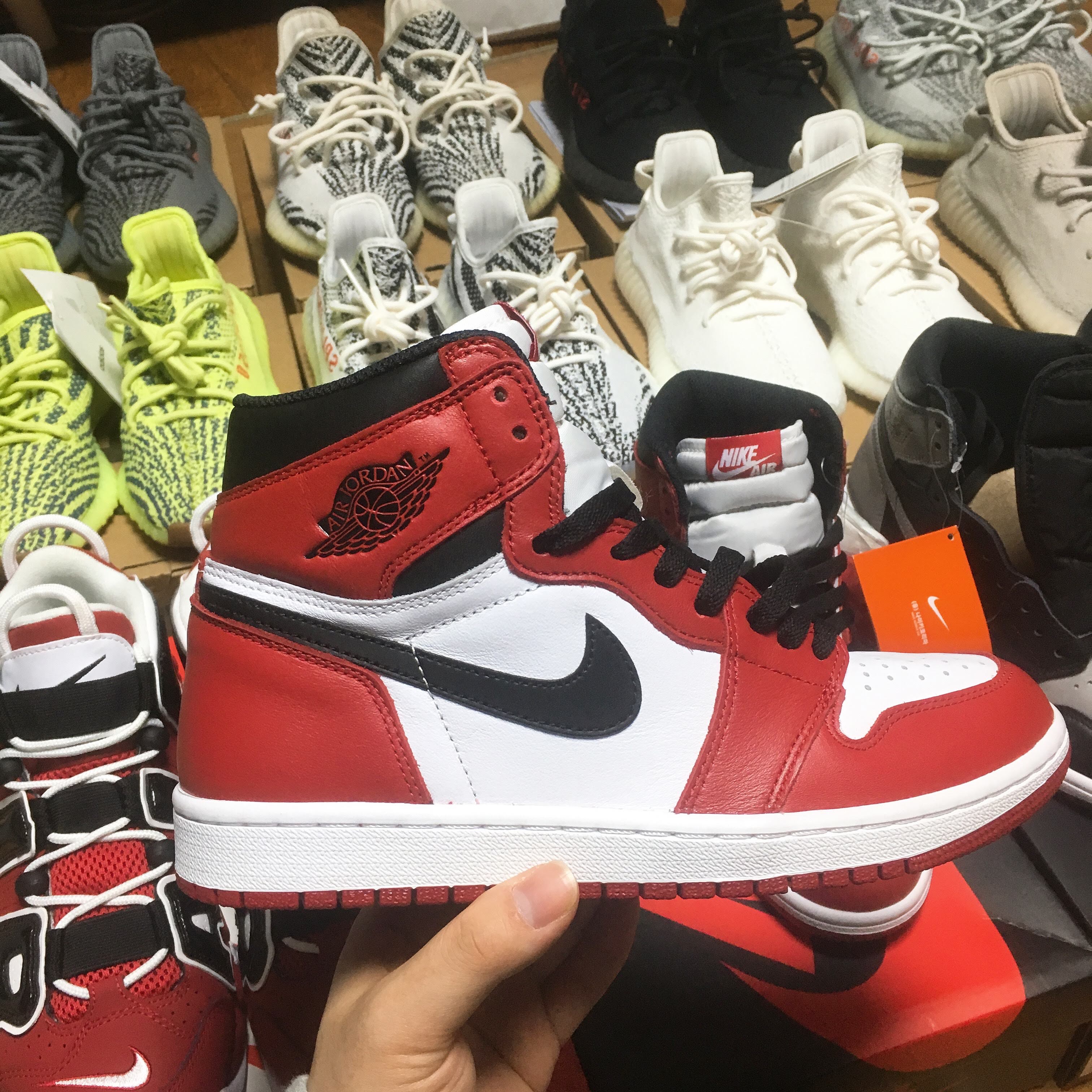 Jordan 1 Retro High OG Chicago 2015, Nike Air More Uptempo 96 Bulls 2017 착용 스타일