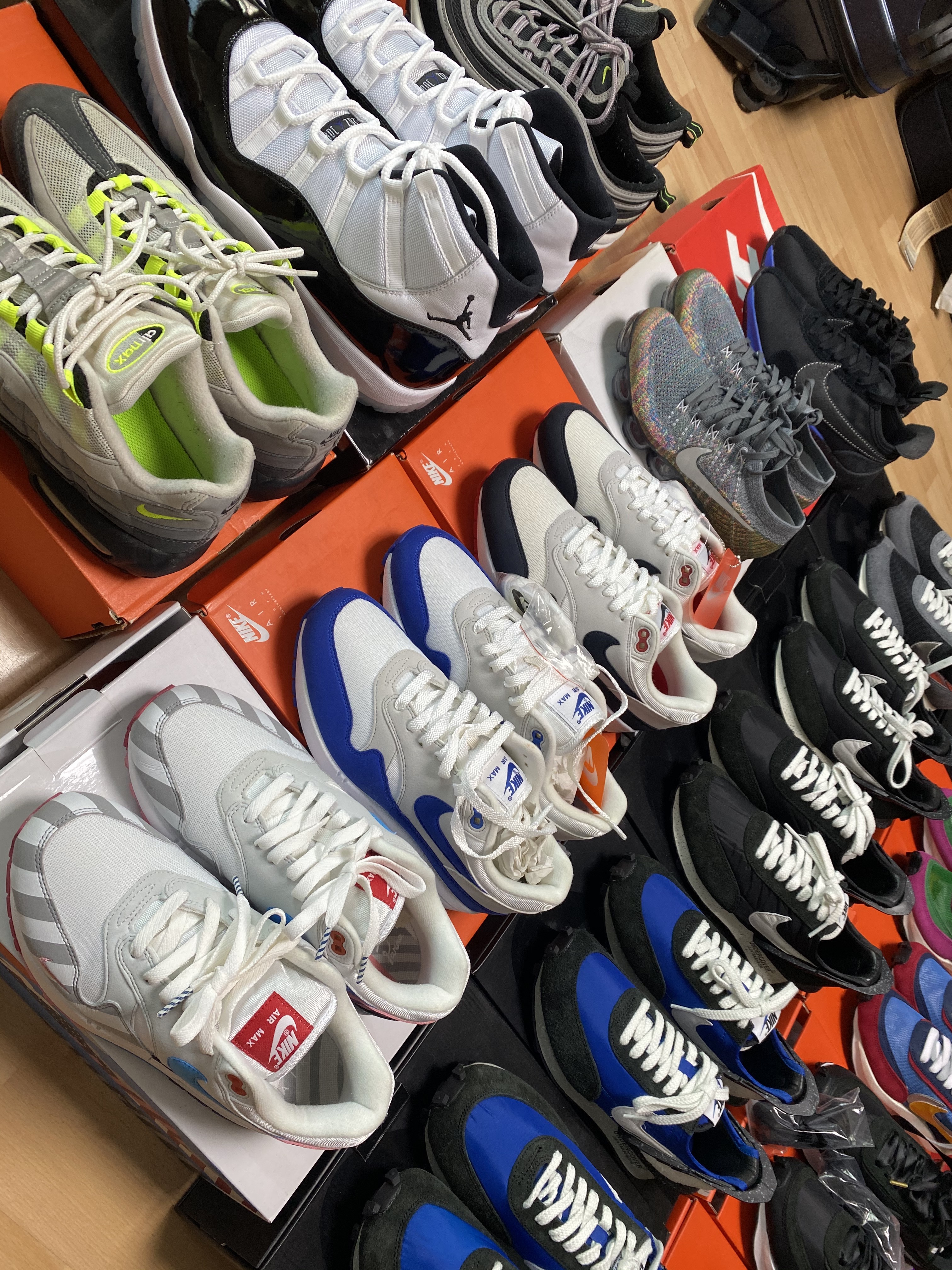 Nike Air Max 97 OG Black Volt Asia, Jordan 11 Retro Concord 2018 착용 스타일 - 3