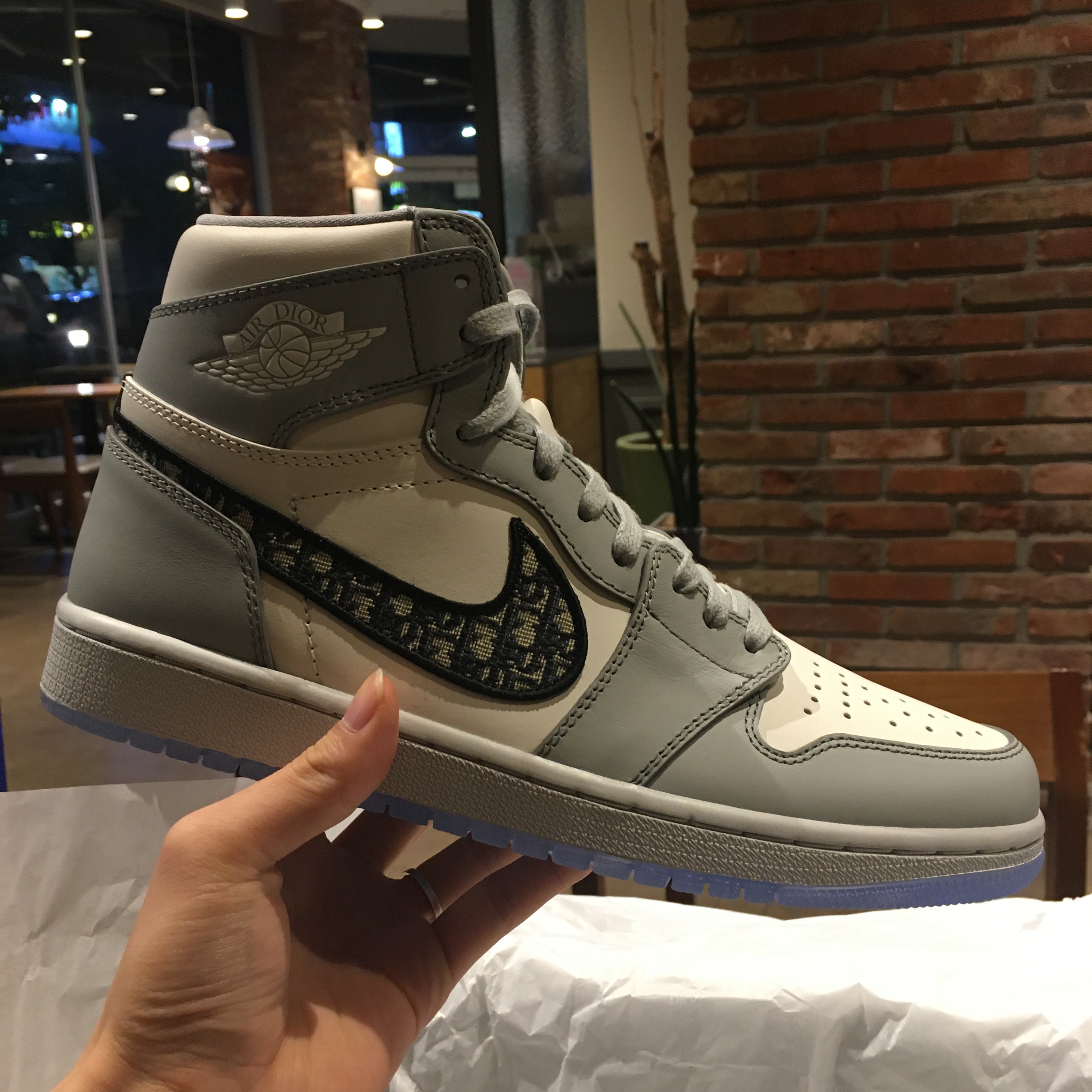 Jordan 1 x Dior High OG 착용 스타일