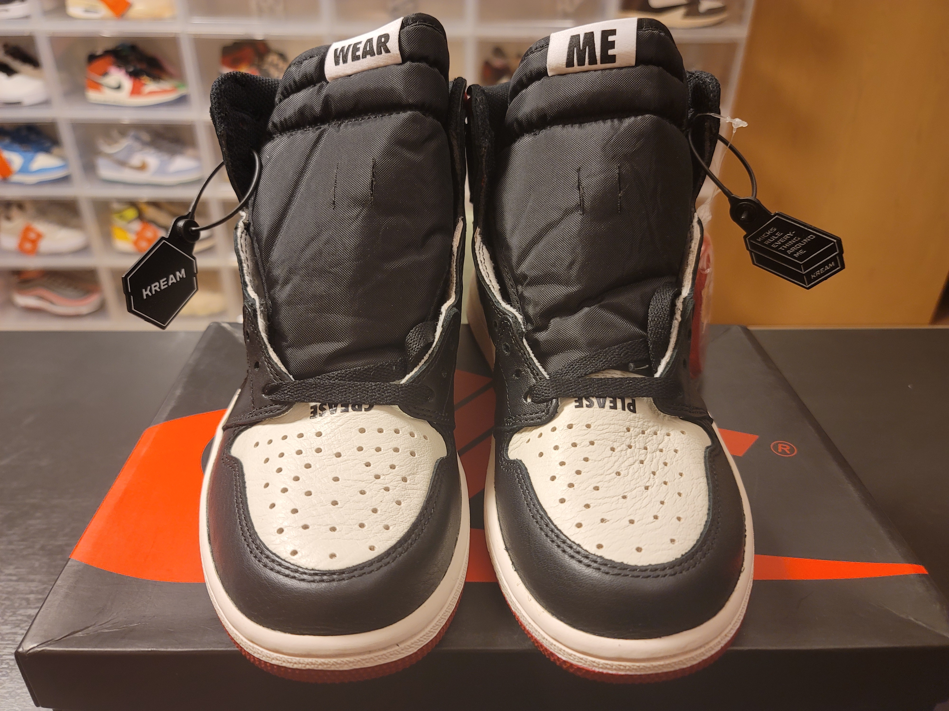 Jordan 1 Retro High Not for Resale Varsity Red 착용 스타일 - 1