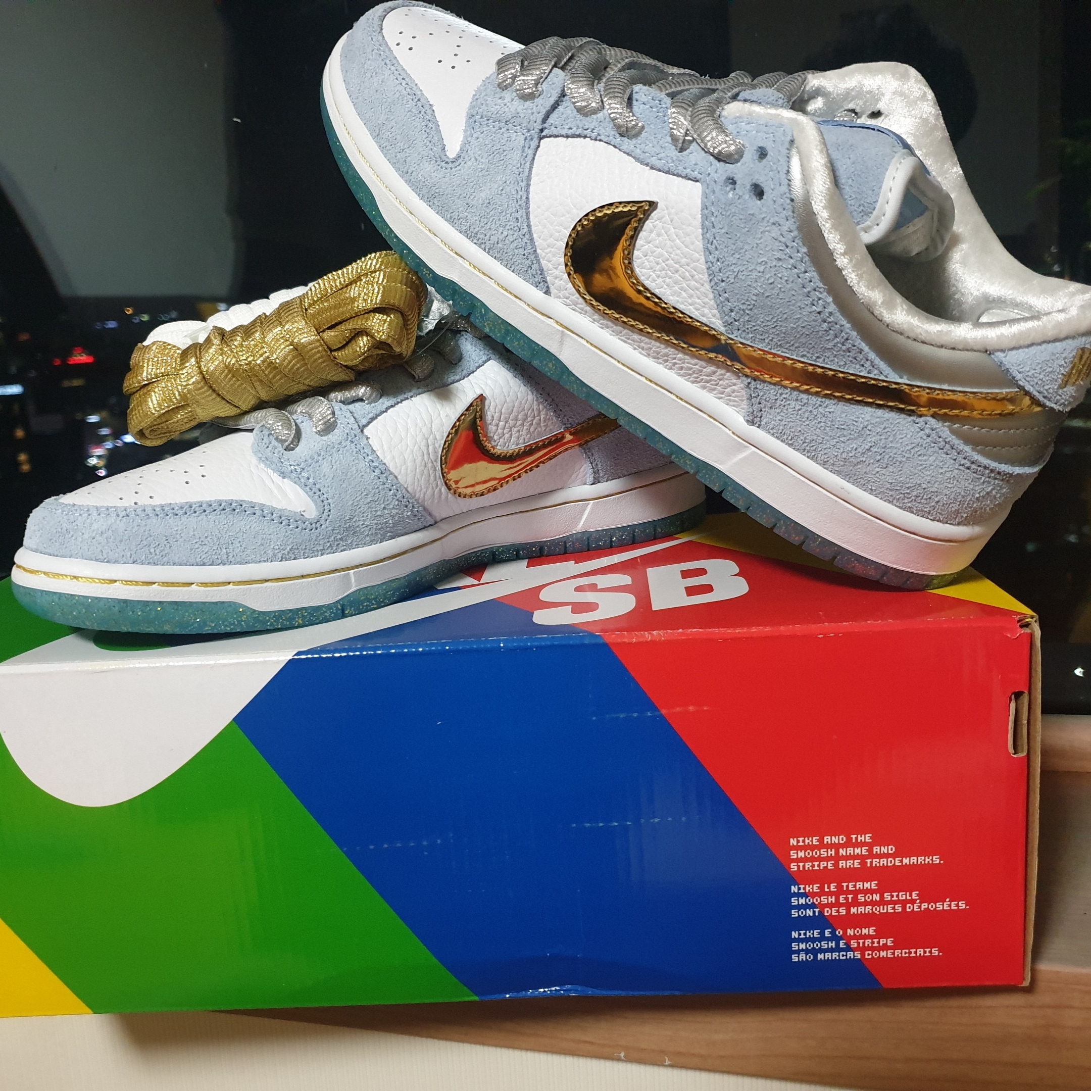 Nike x Sean Cliver SB Dunk Low Holiday Special 착용 스타일 - 2