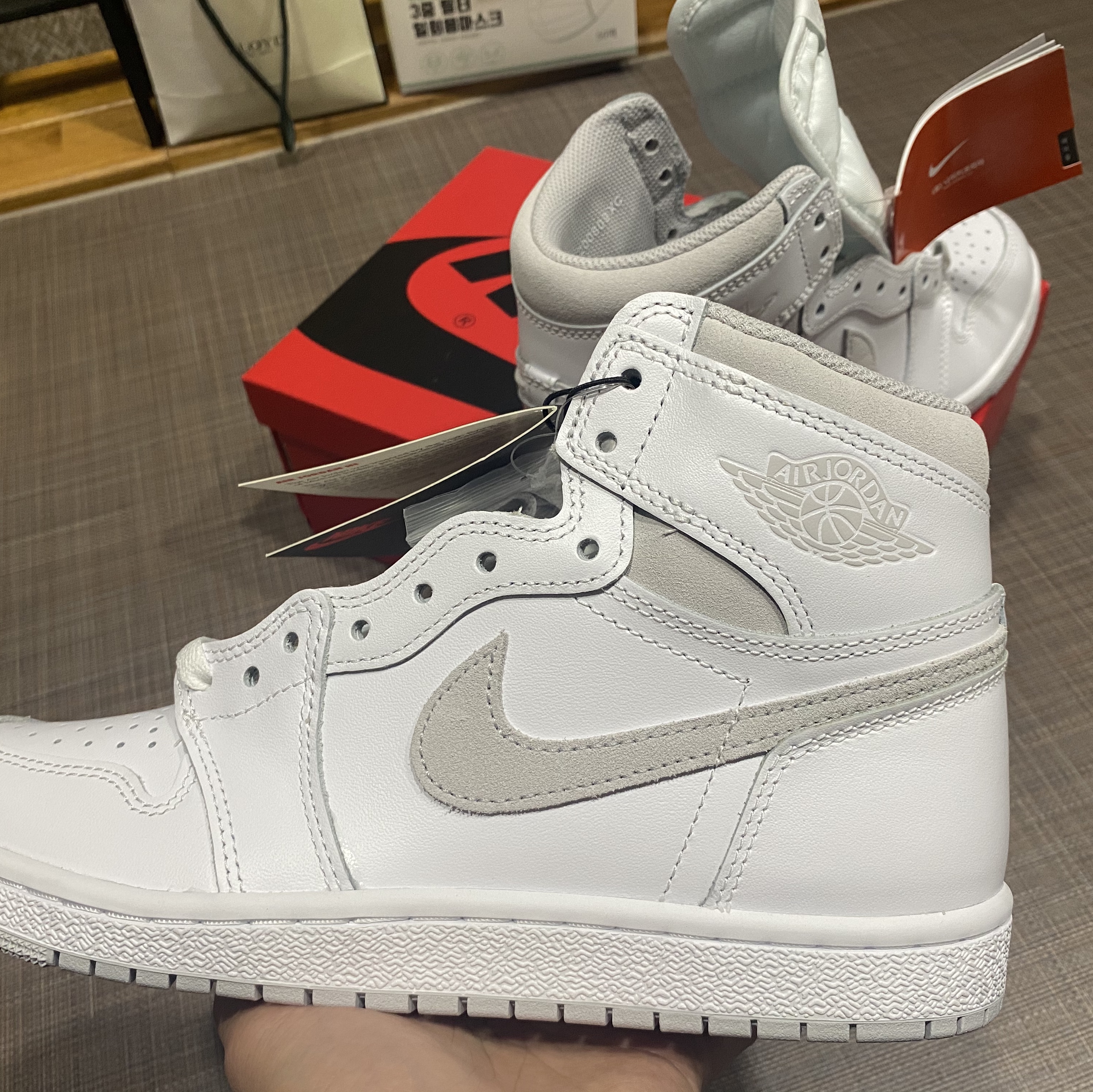 Jordan 1 High 85 Neutral Grey 착용 스타일 - 2