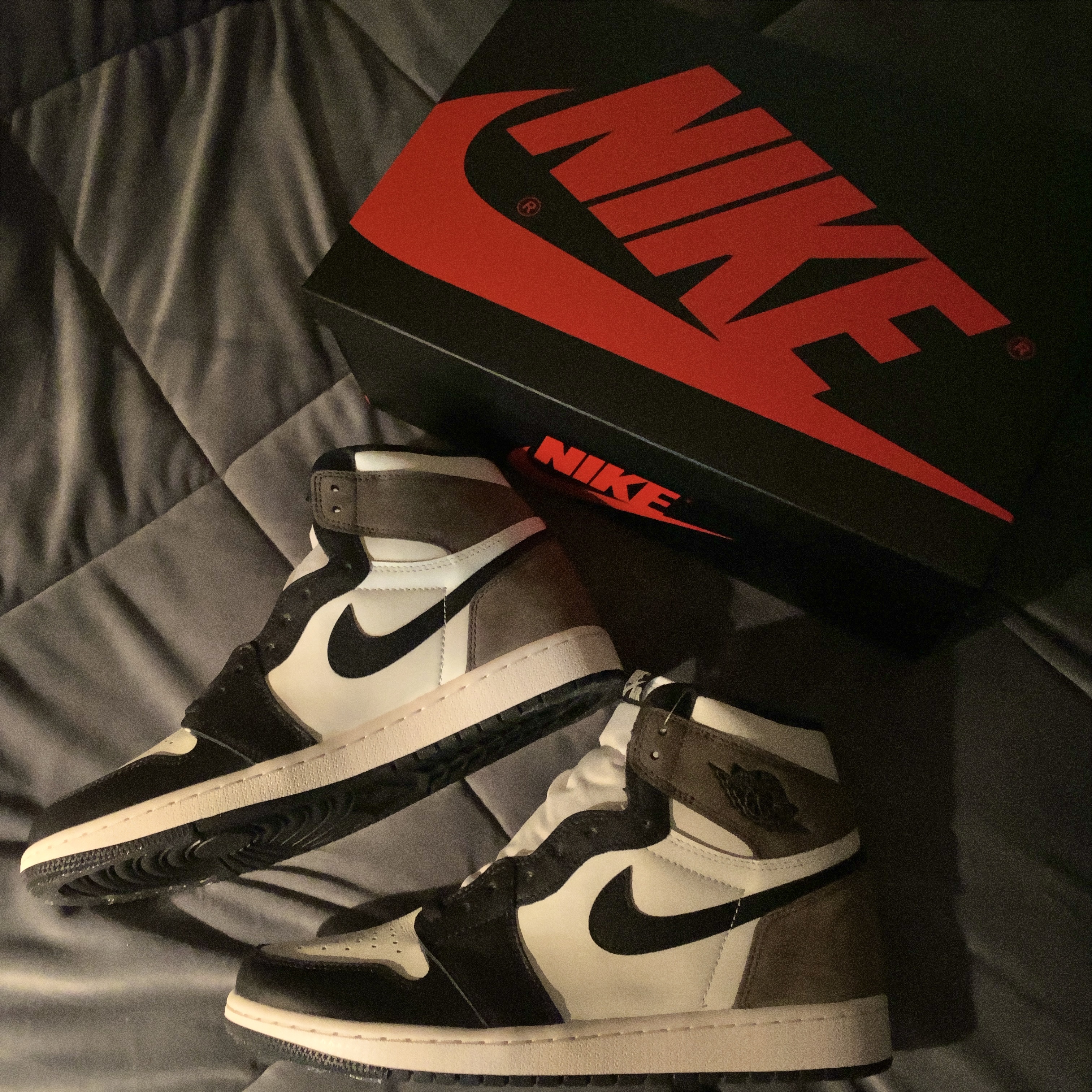 Jordan 1 Retro High OG Black Mocha 착용 스타일