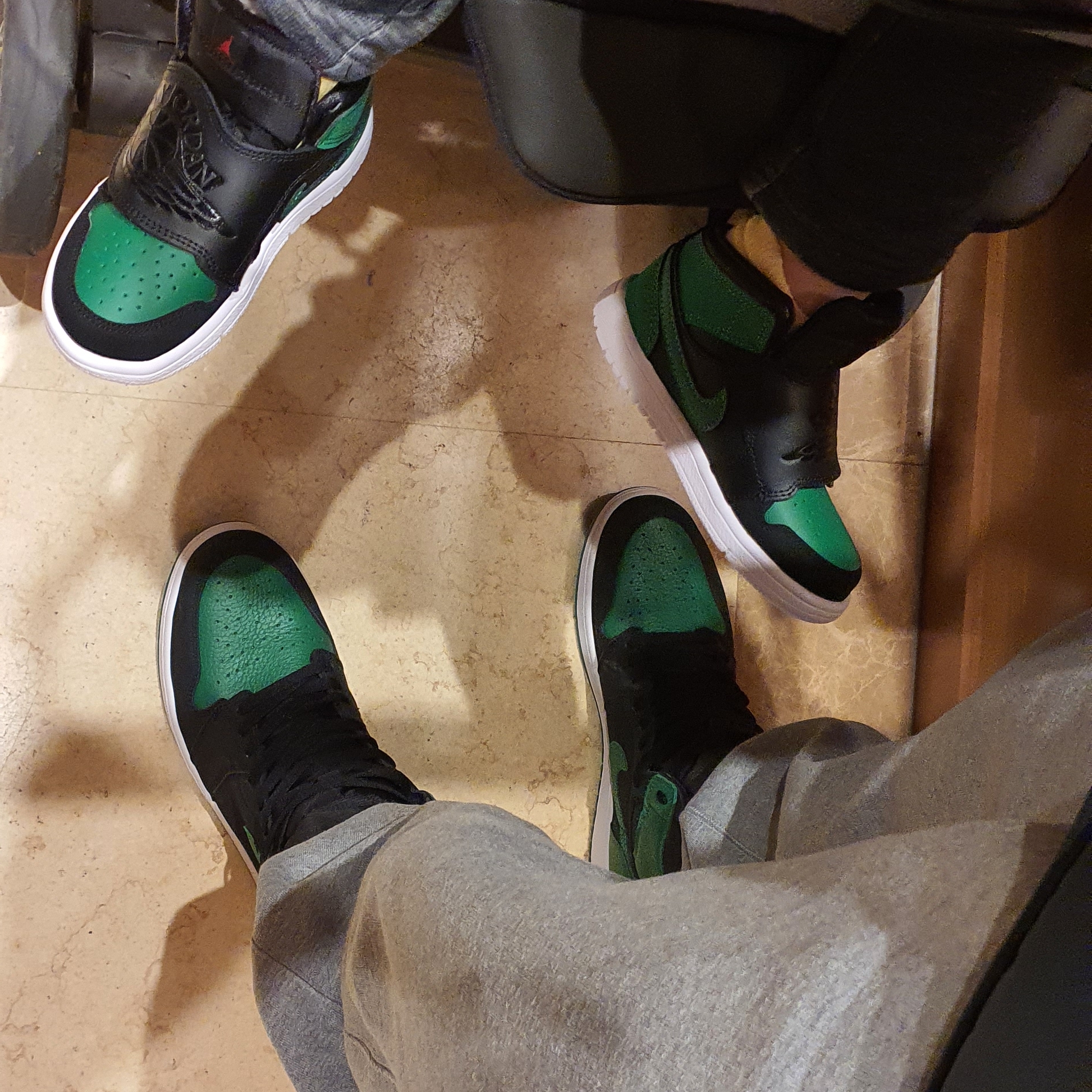 Jordan 1 Retro High OG Pine Green Black 착용 스타일 - 4