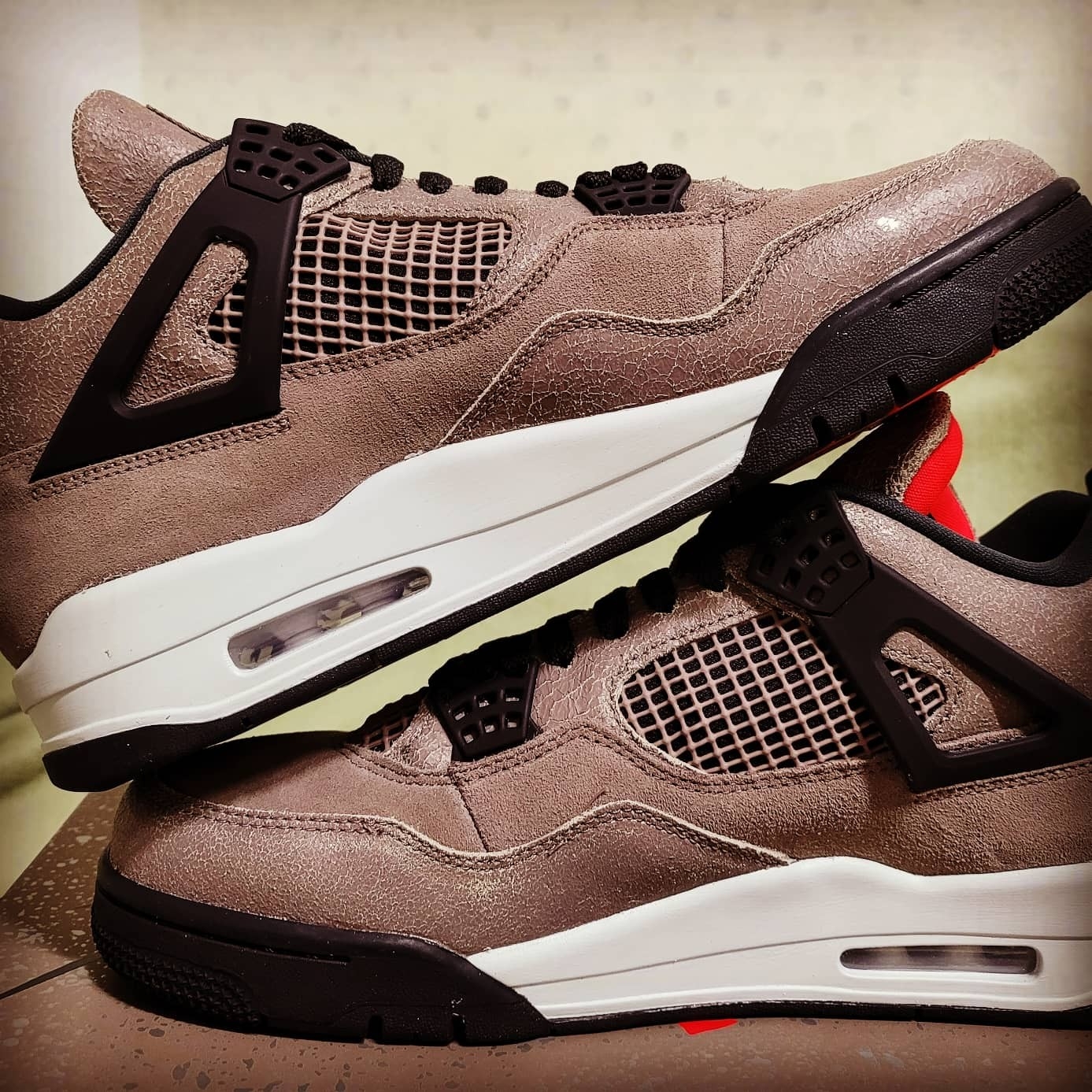 Jordan 4 Retro Taupe Haze 착용 스타일 - 1