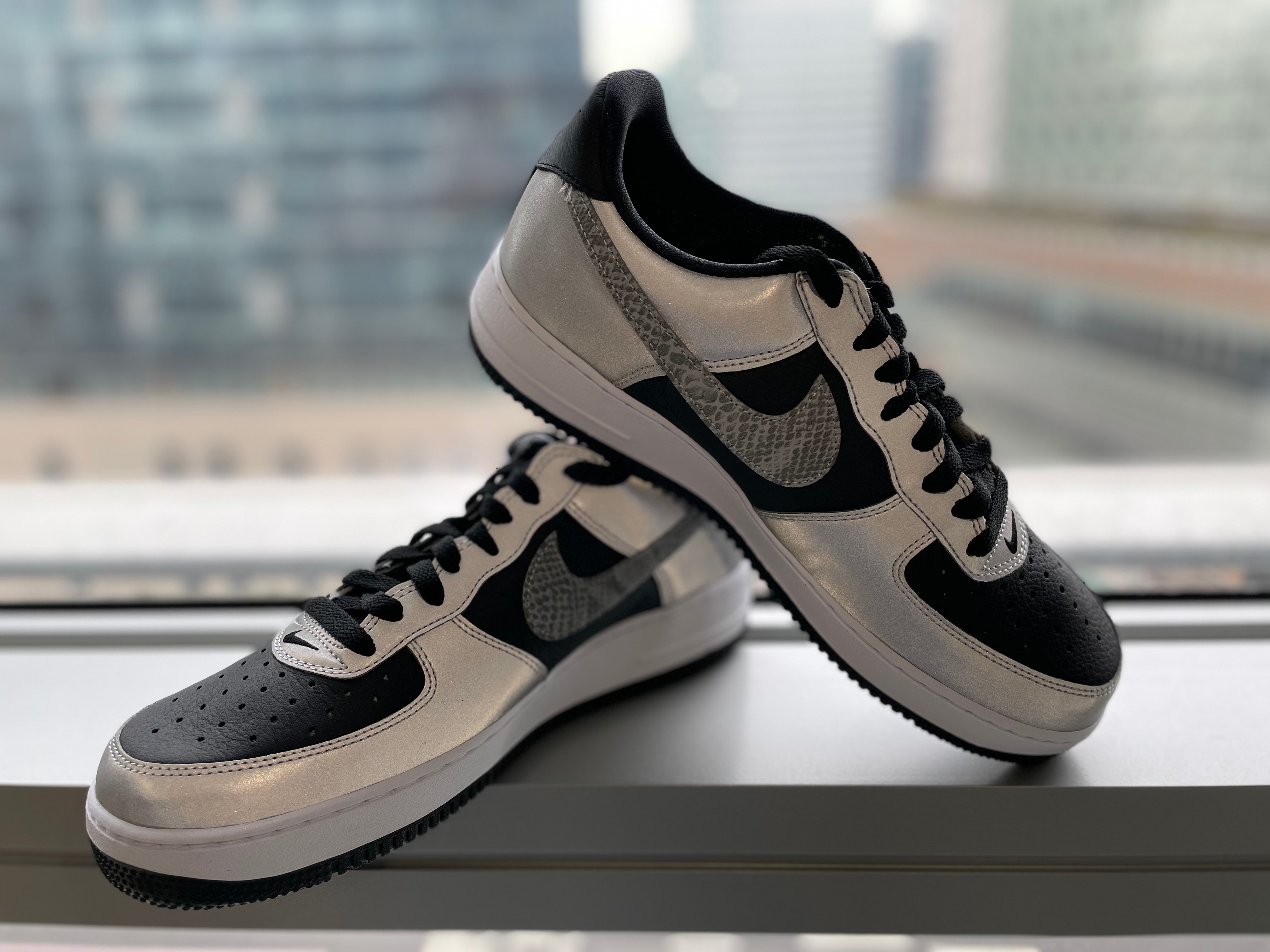Nike Air Force 1 B Silver Snake 착용 스타일 - 1